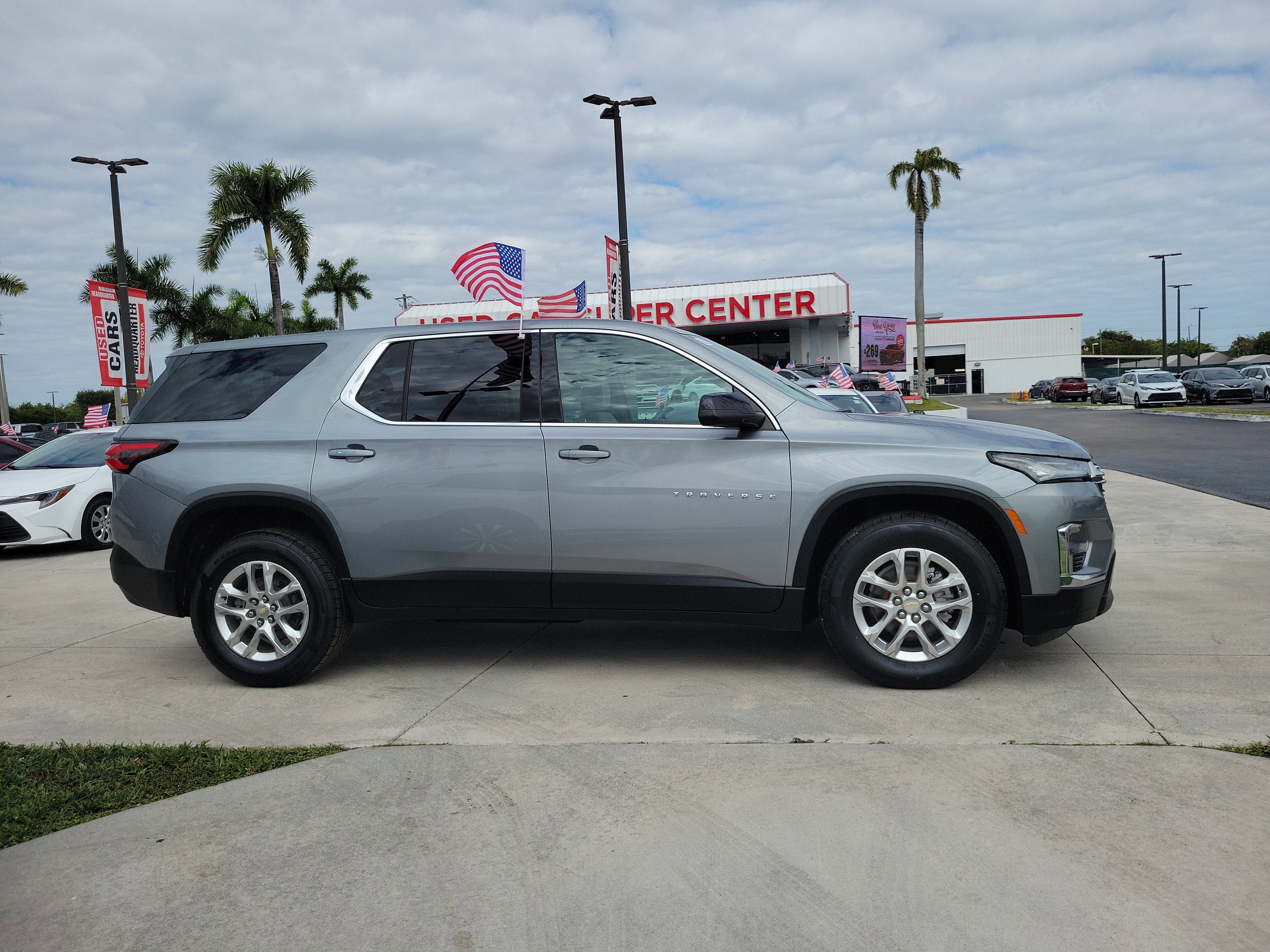 2023 Chevrolet Traverse LS