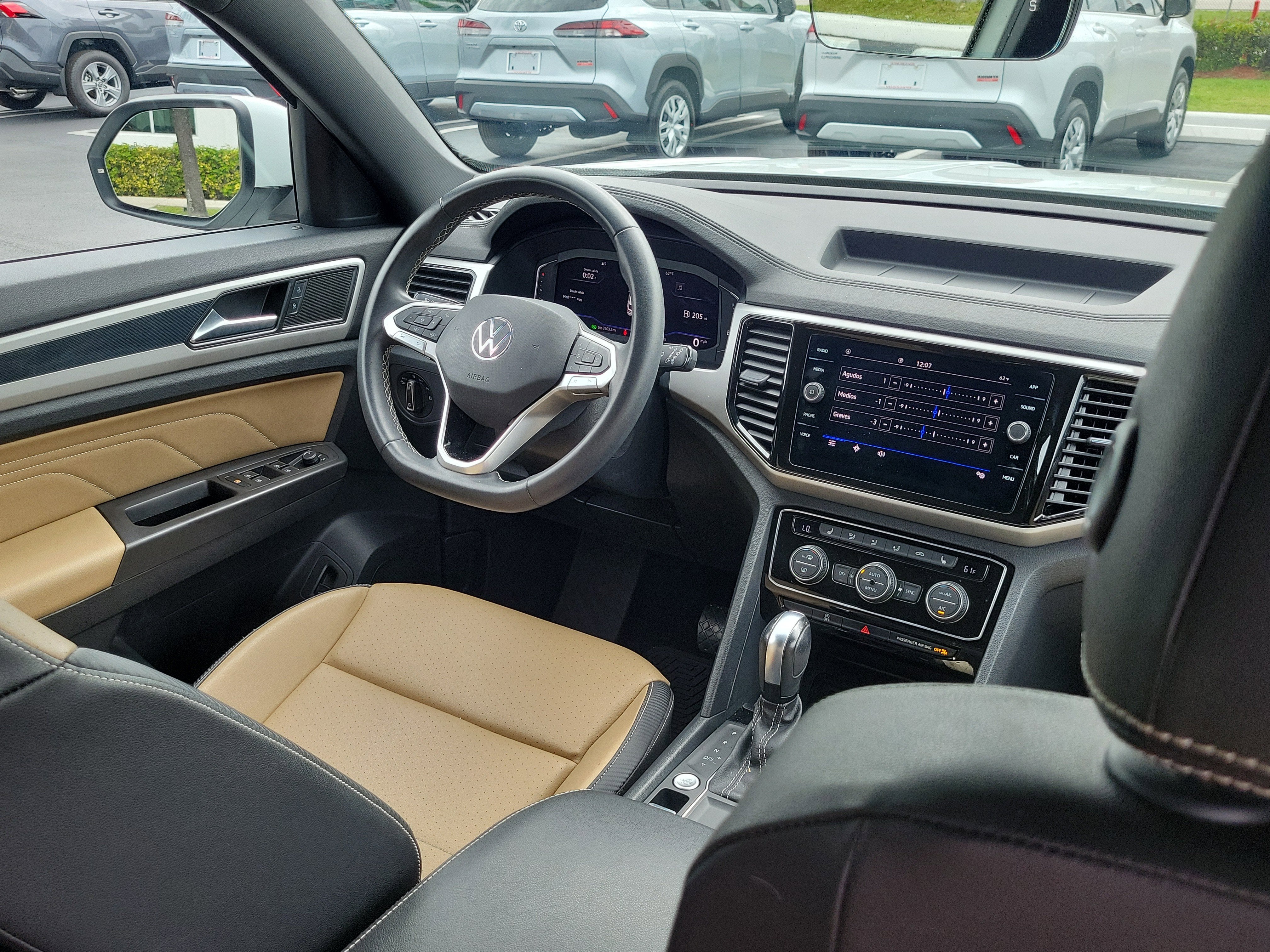 2023 Volkswagen Atlas Cross Sport 2.0T SE w/Technology