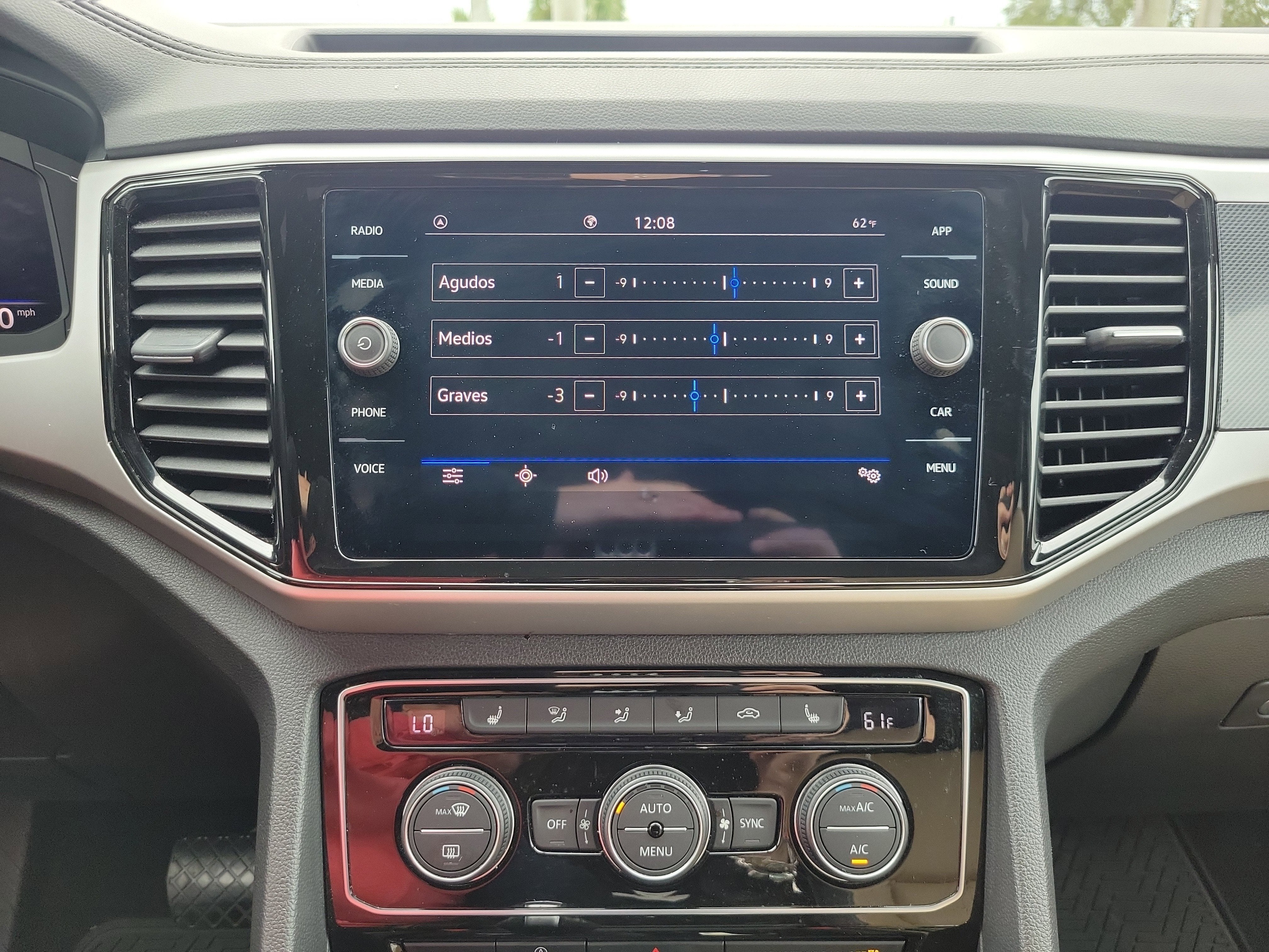 2023 Volkswagen Atlas Cross Sport 2.0T SE w/Technology