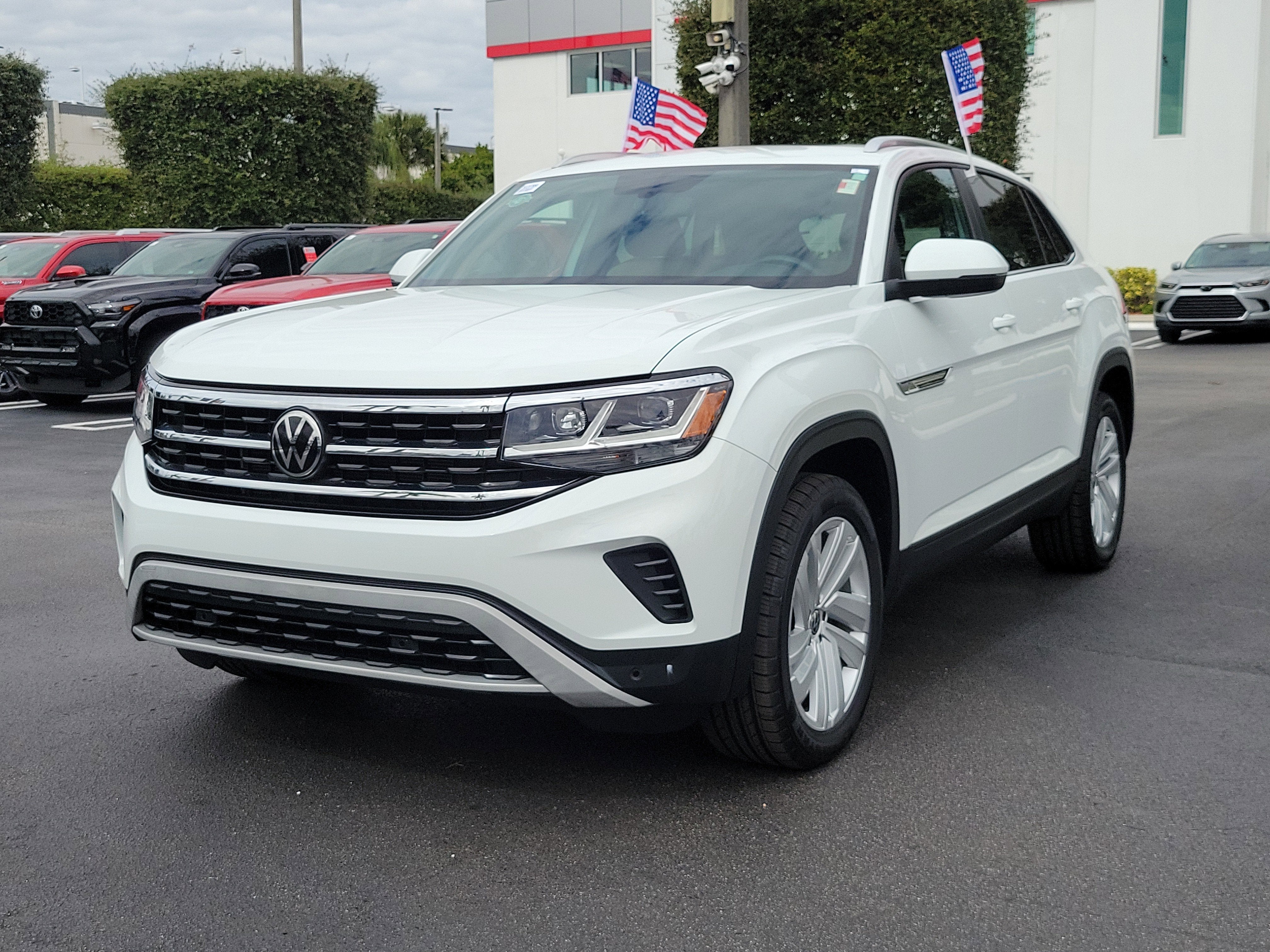 2023 Volkswagen Atlas Cross Sport 2.0T SE w/Technology