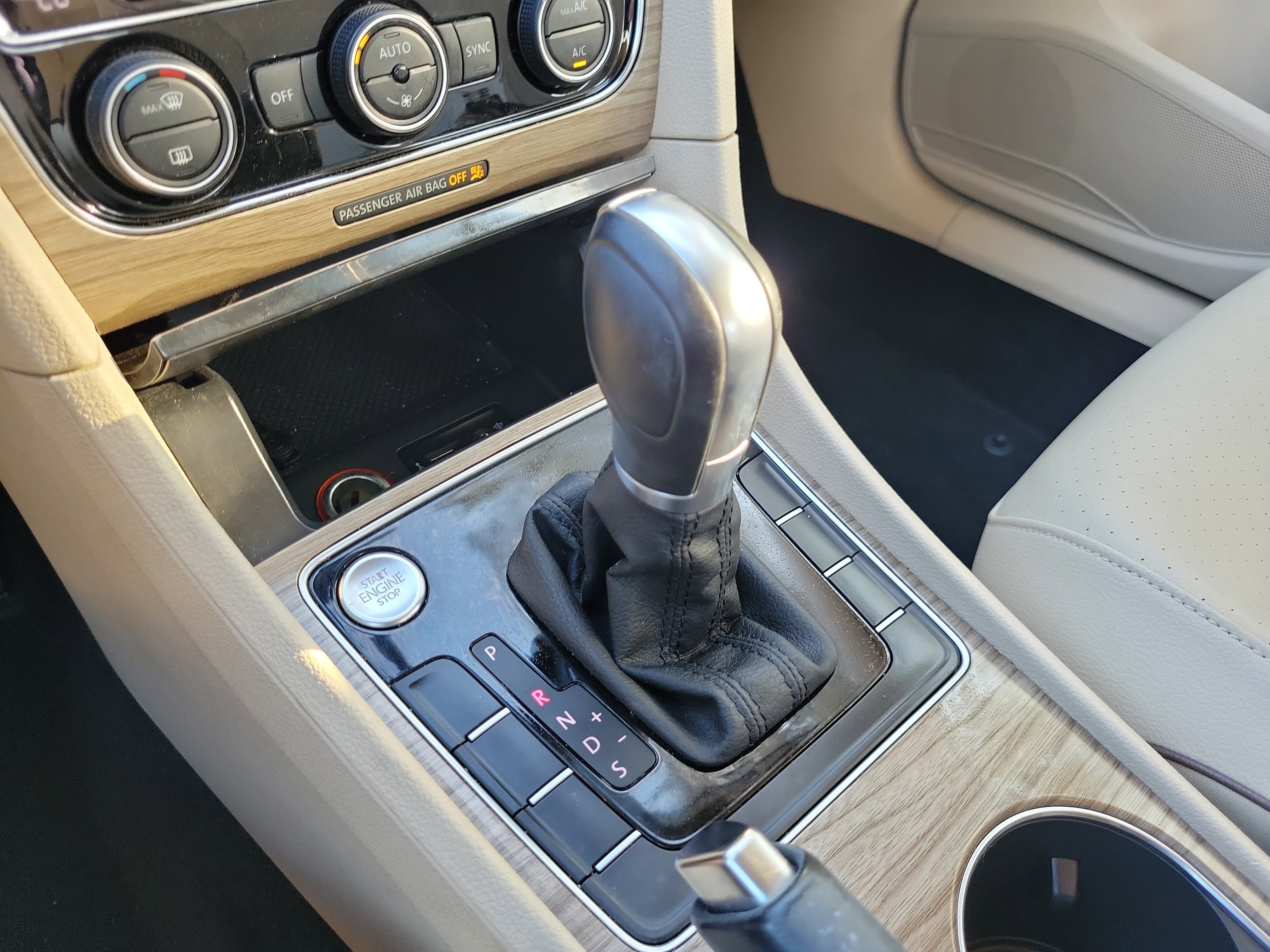 2018 Volkswagen Passat 2.0T SE