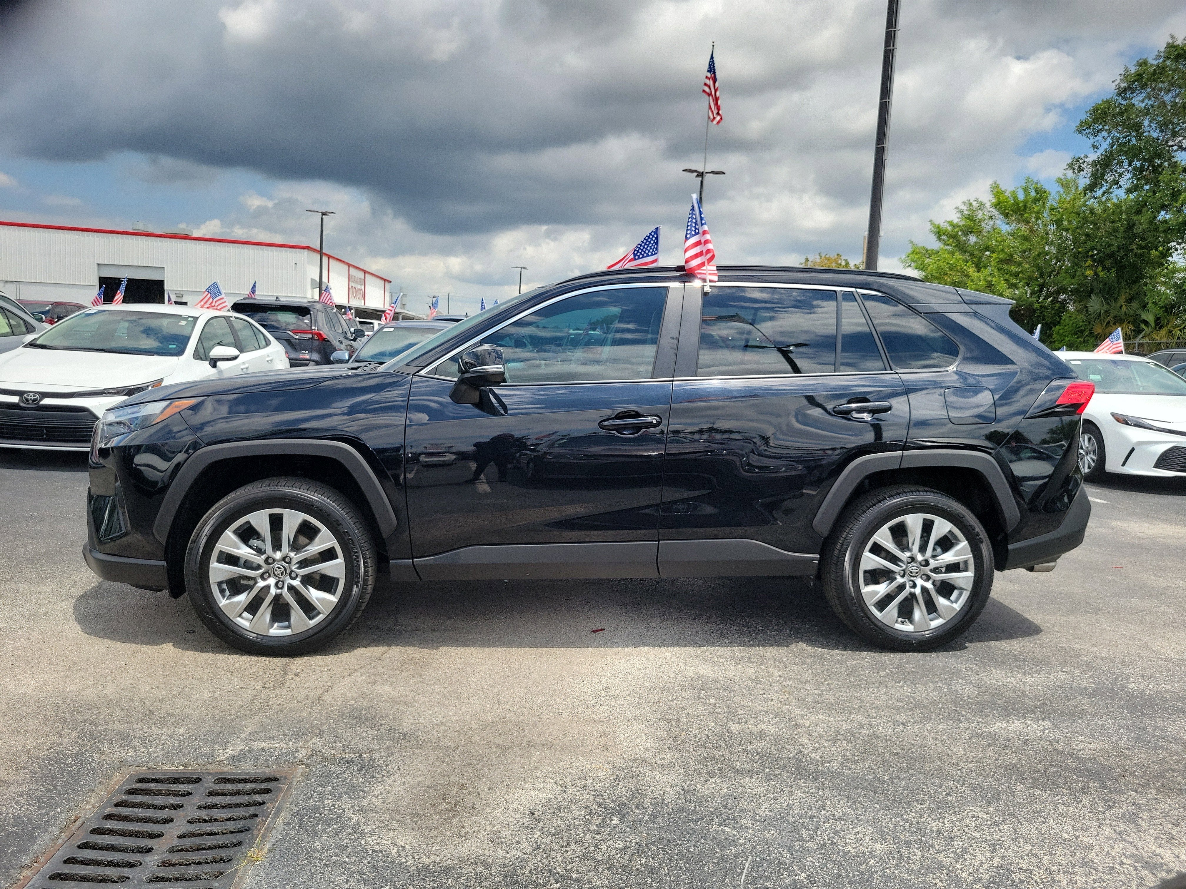 2025 Toyota RAV4 XLE Premium