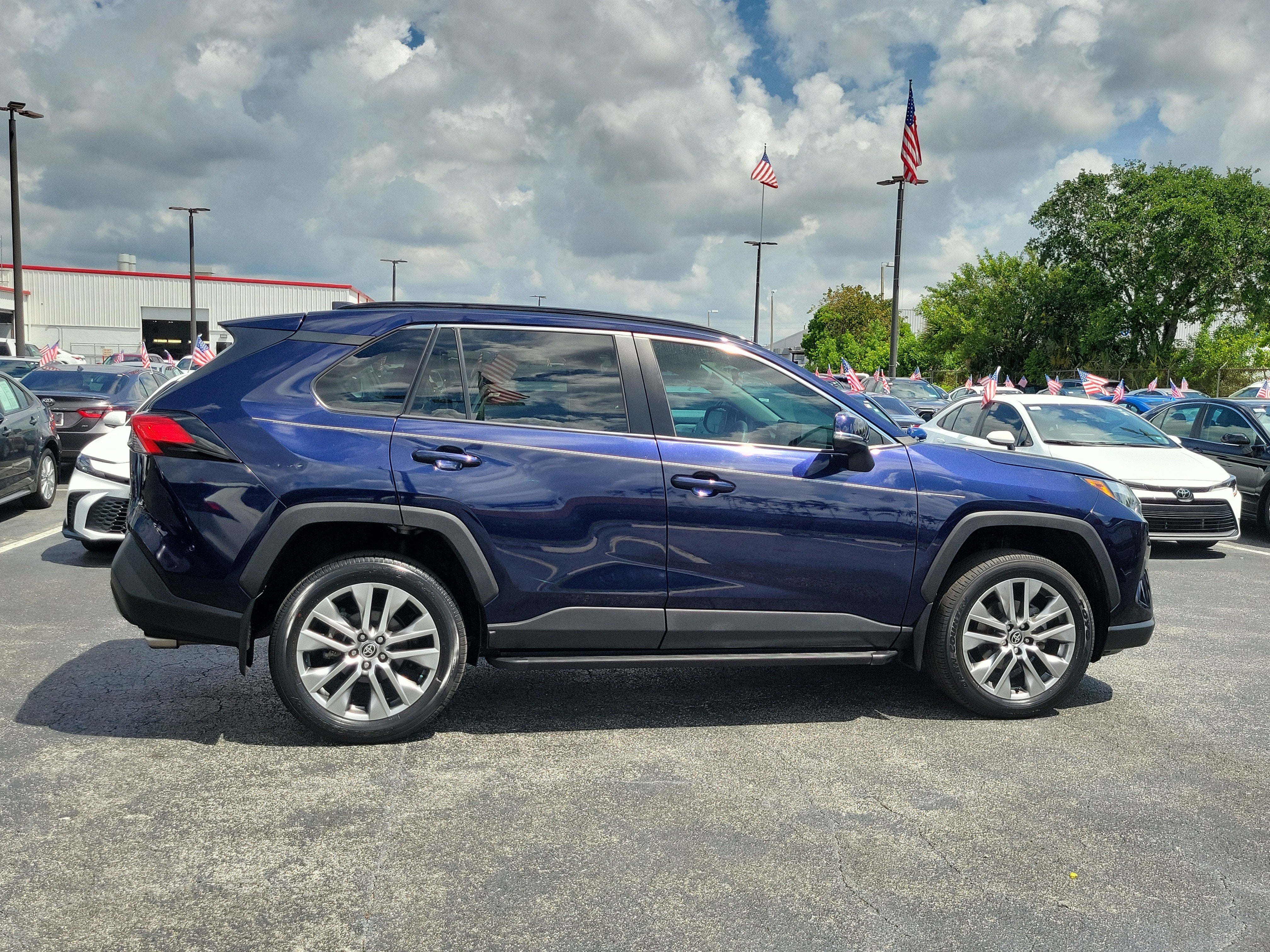2022 Toyota RAV4 XLE Premium