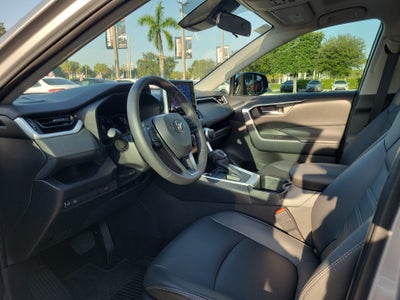 2025 Toyota RAV4 XLE Premium