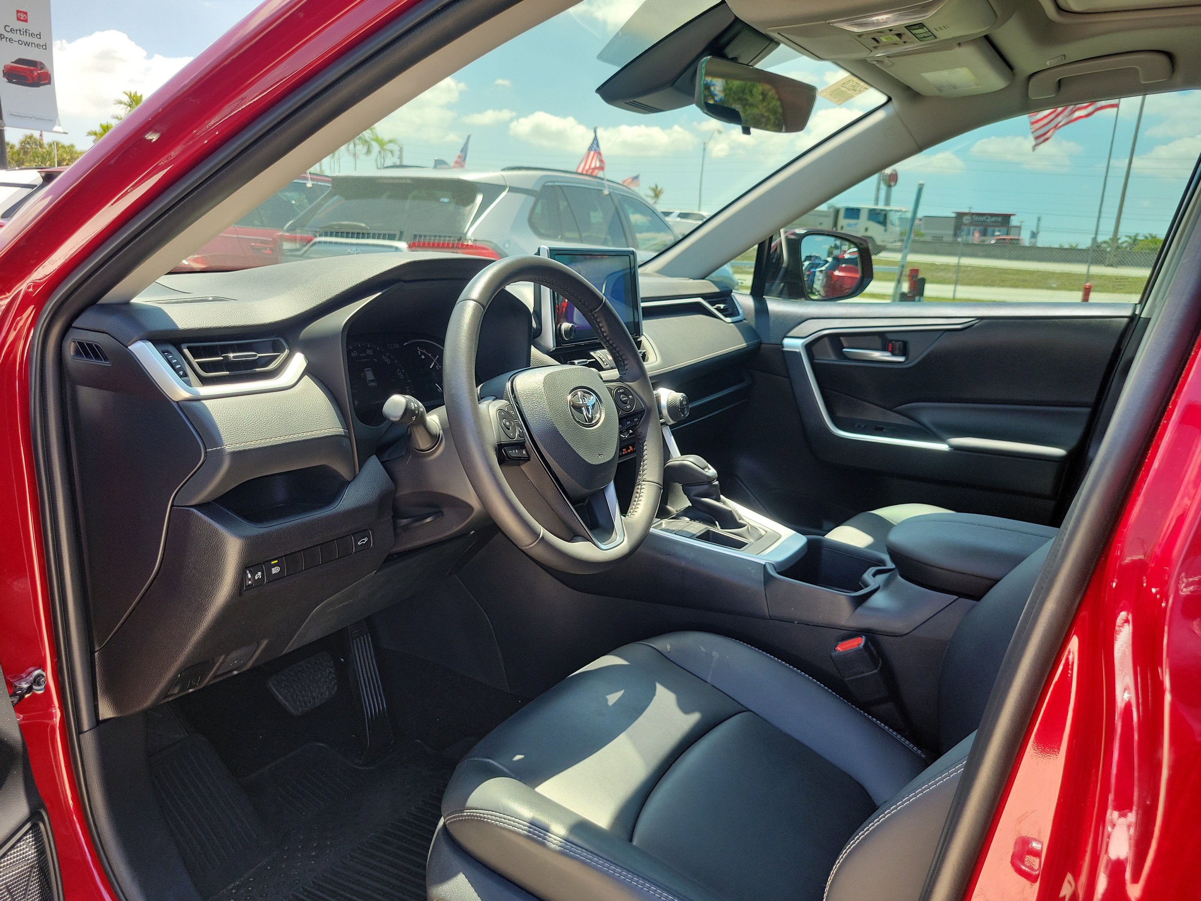 2025 Toyota RAV4 XLE Premium
