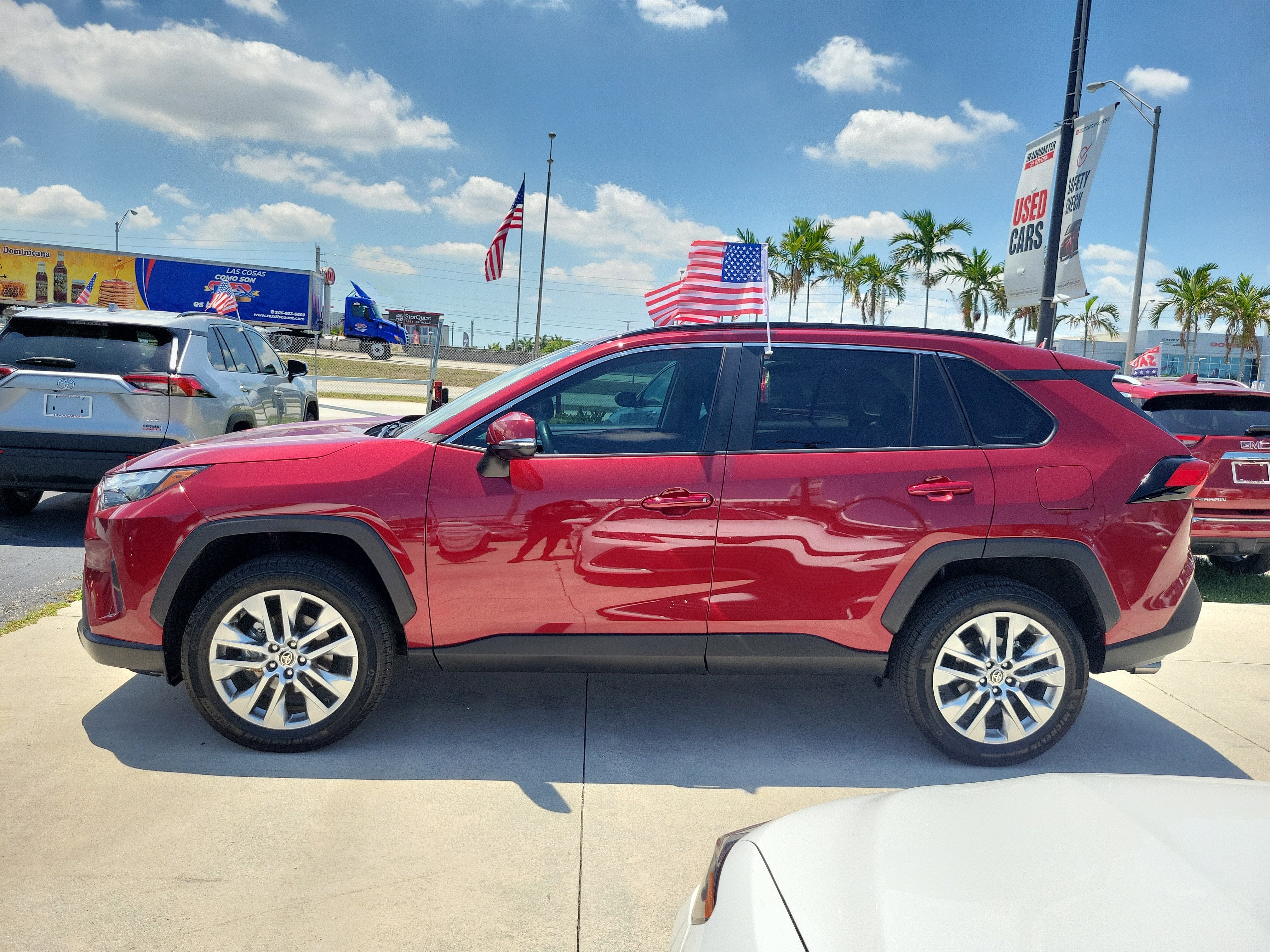 2025 Toyota RAV4 XLE Premium