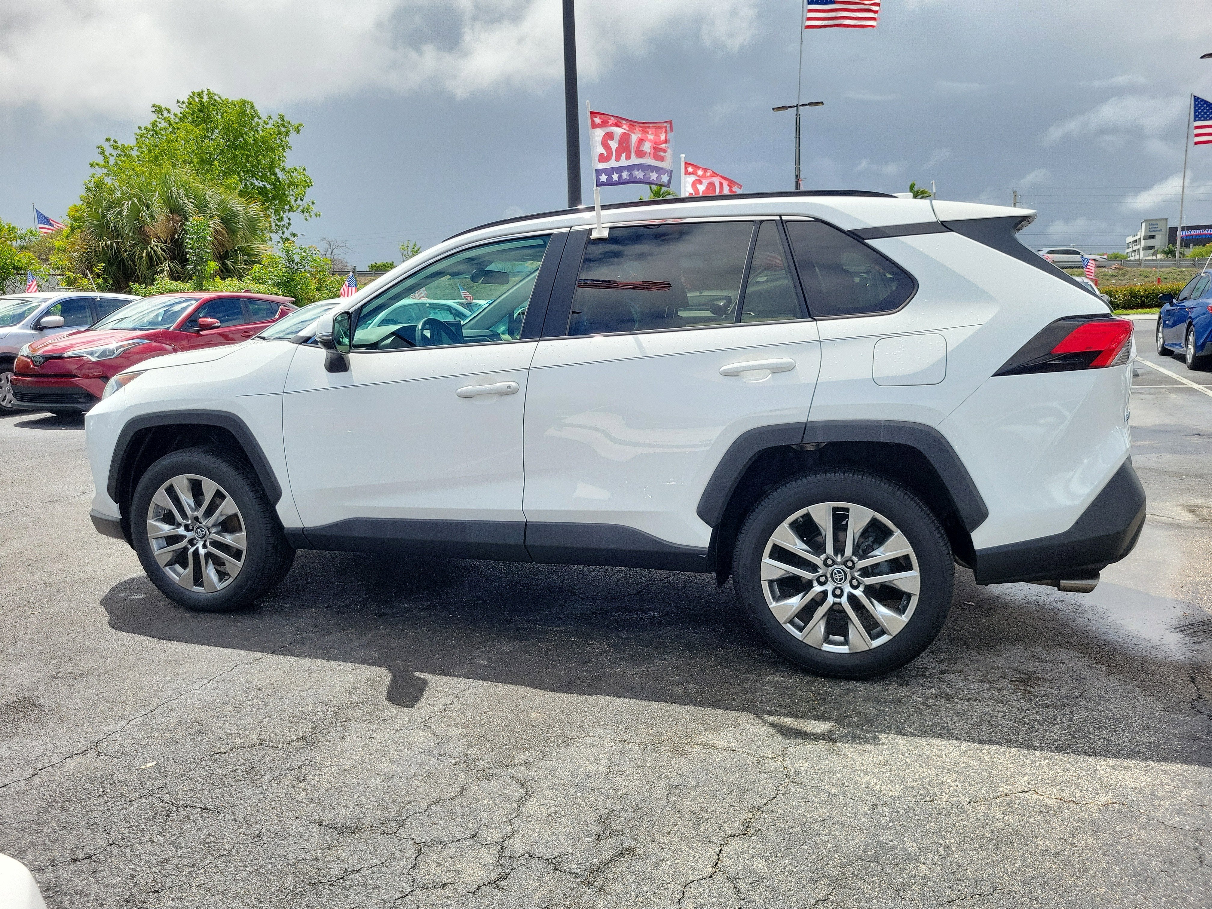 2019 Toyota RAV4 XLE Premium