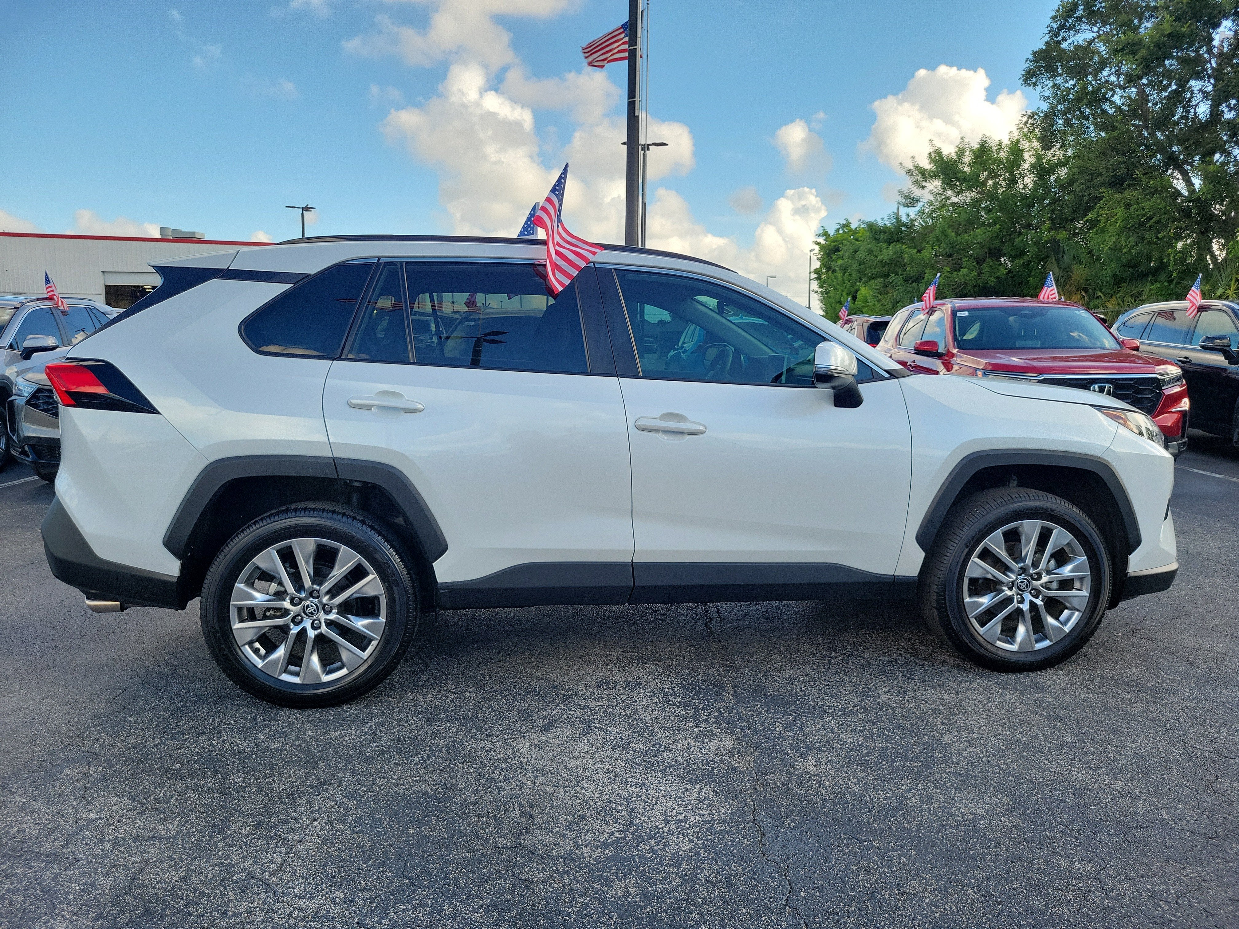 2025 Toyota RAV4 XLE Premium