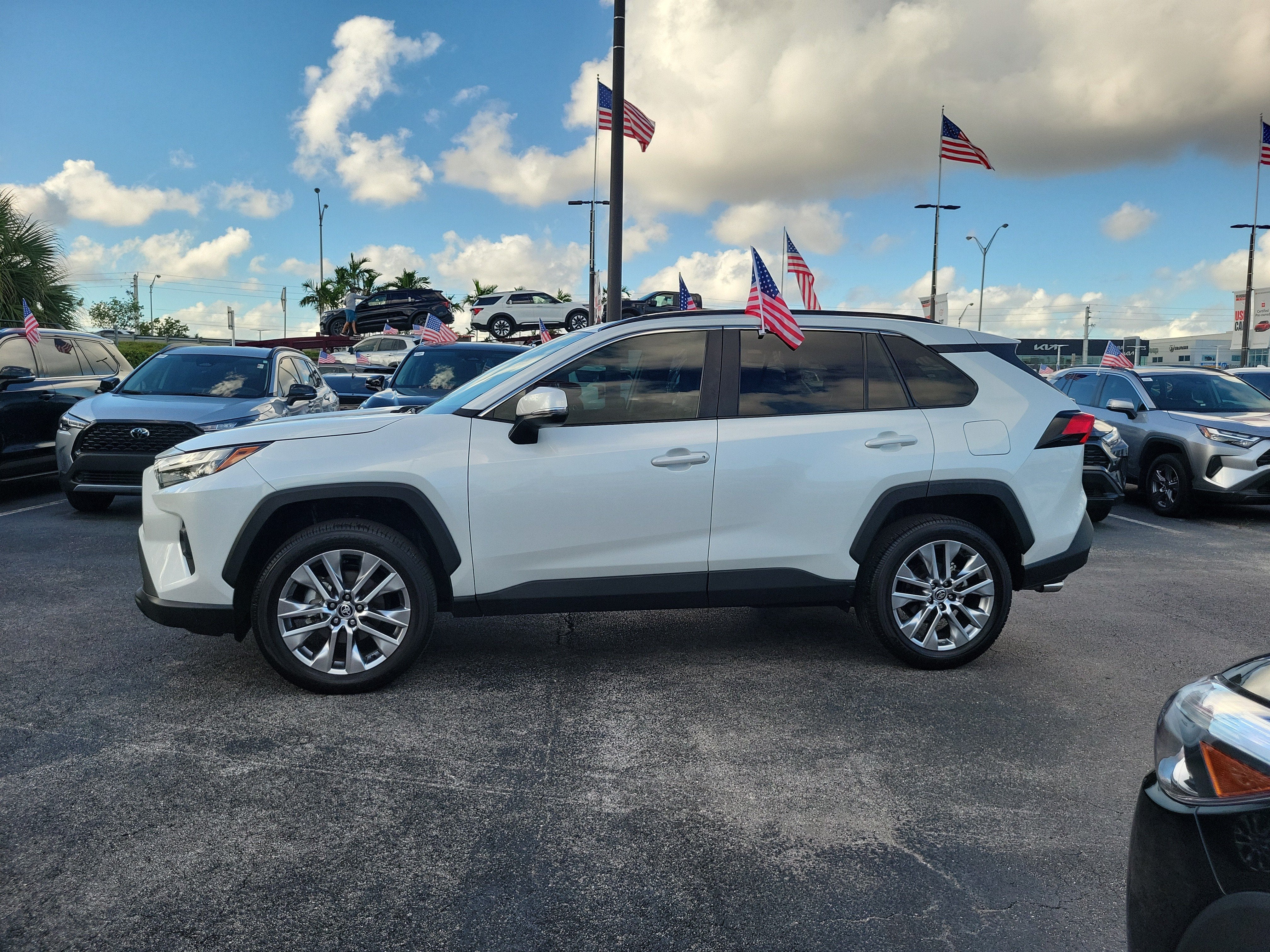 2025 Toyota RAV4 XLE Premium