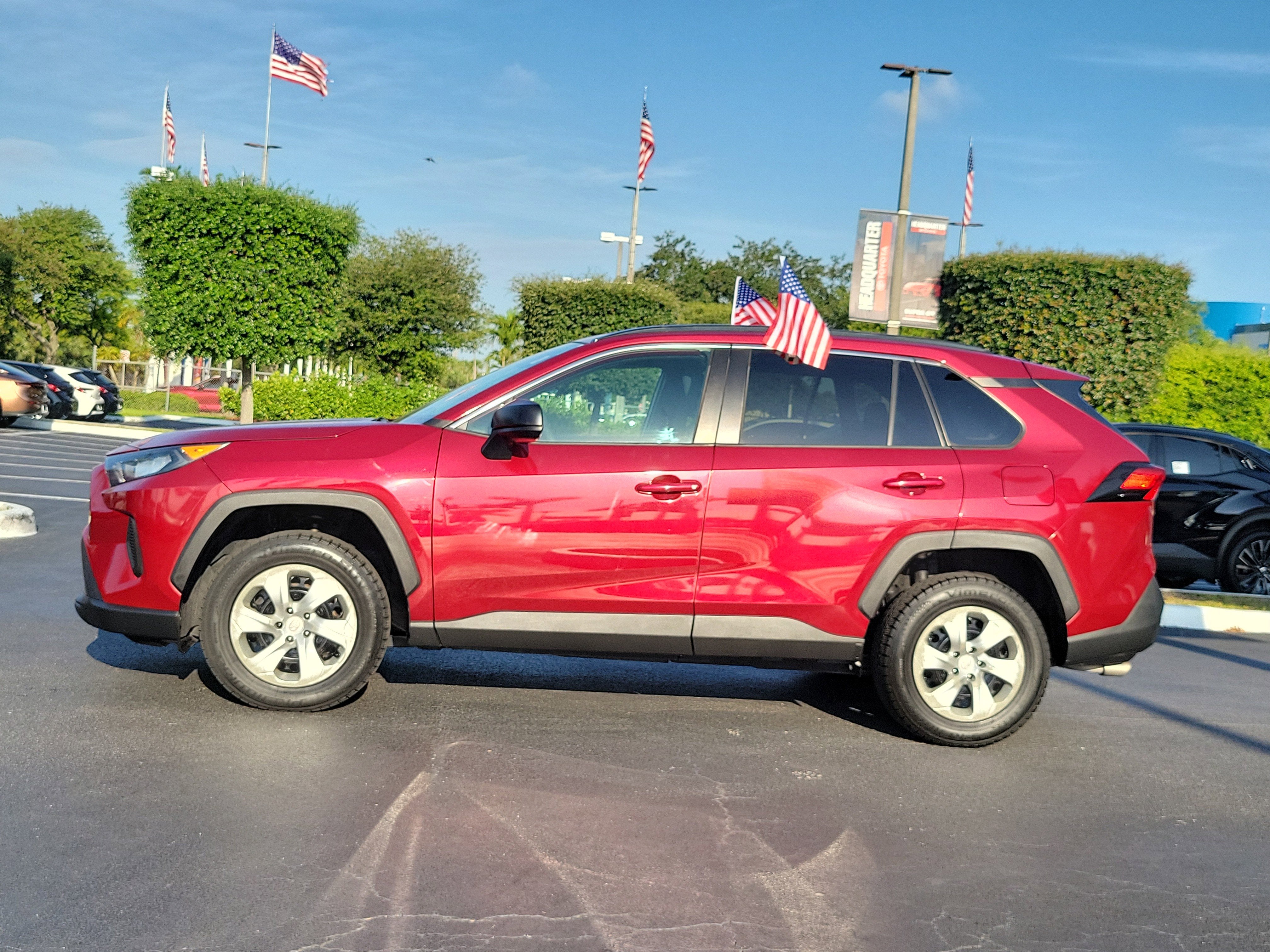 2020 Toyota RAV4 LE