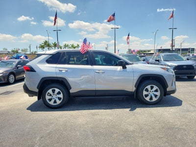 2022 Toyota RAV4 LE
