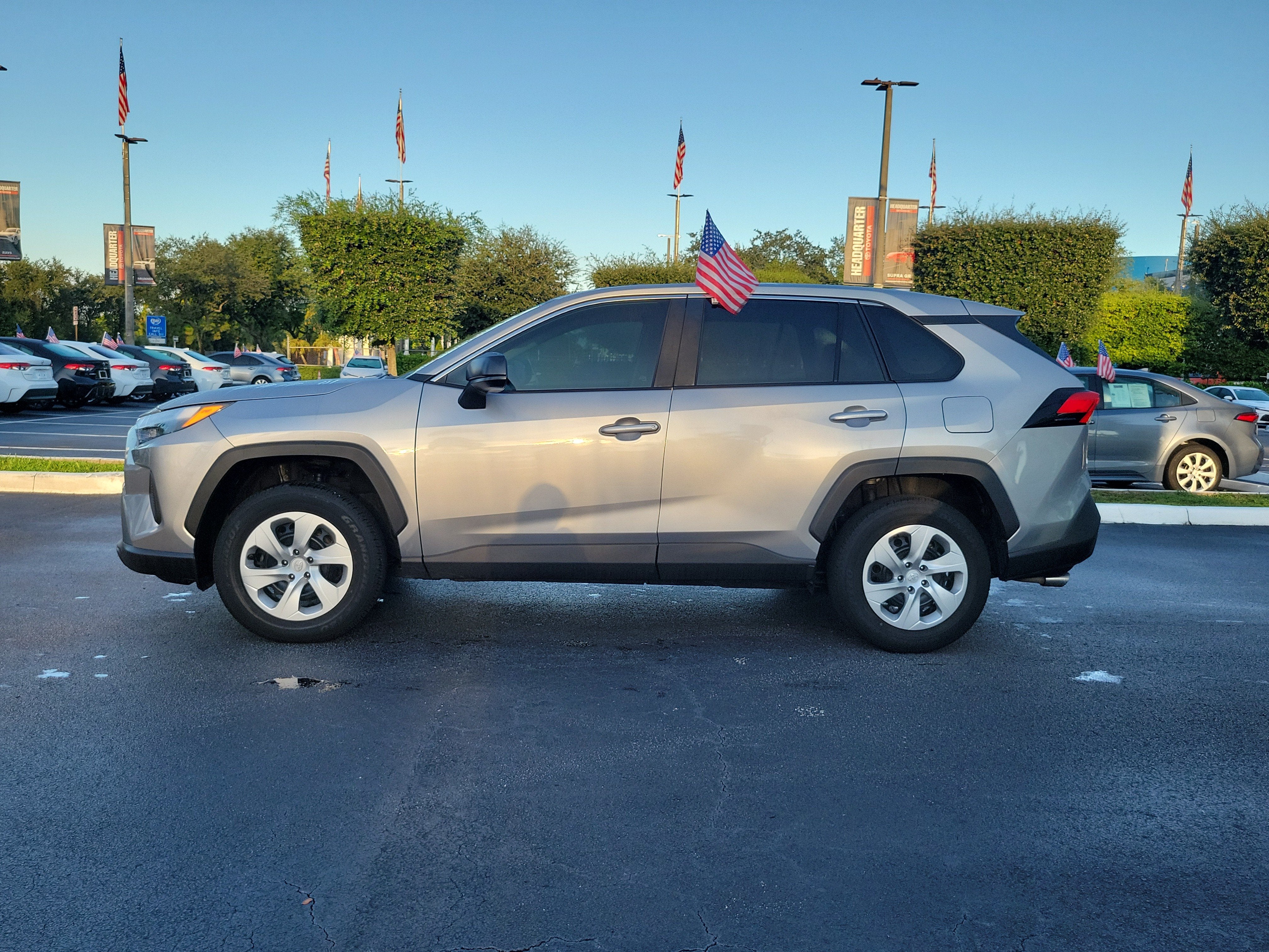 2025 Toyota RAV4 LE