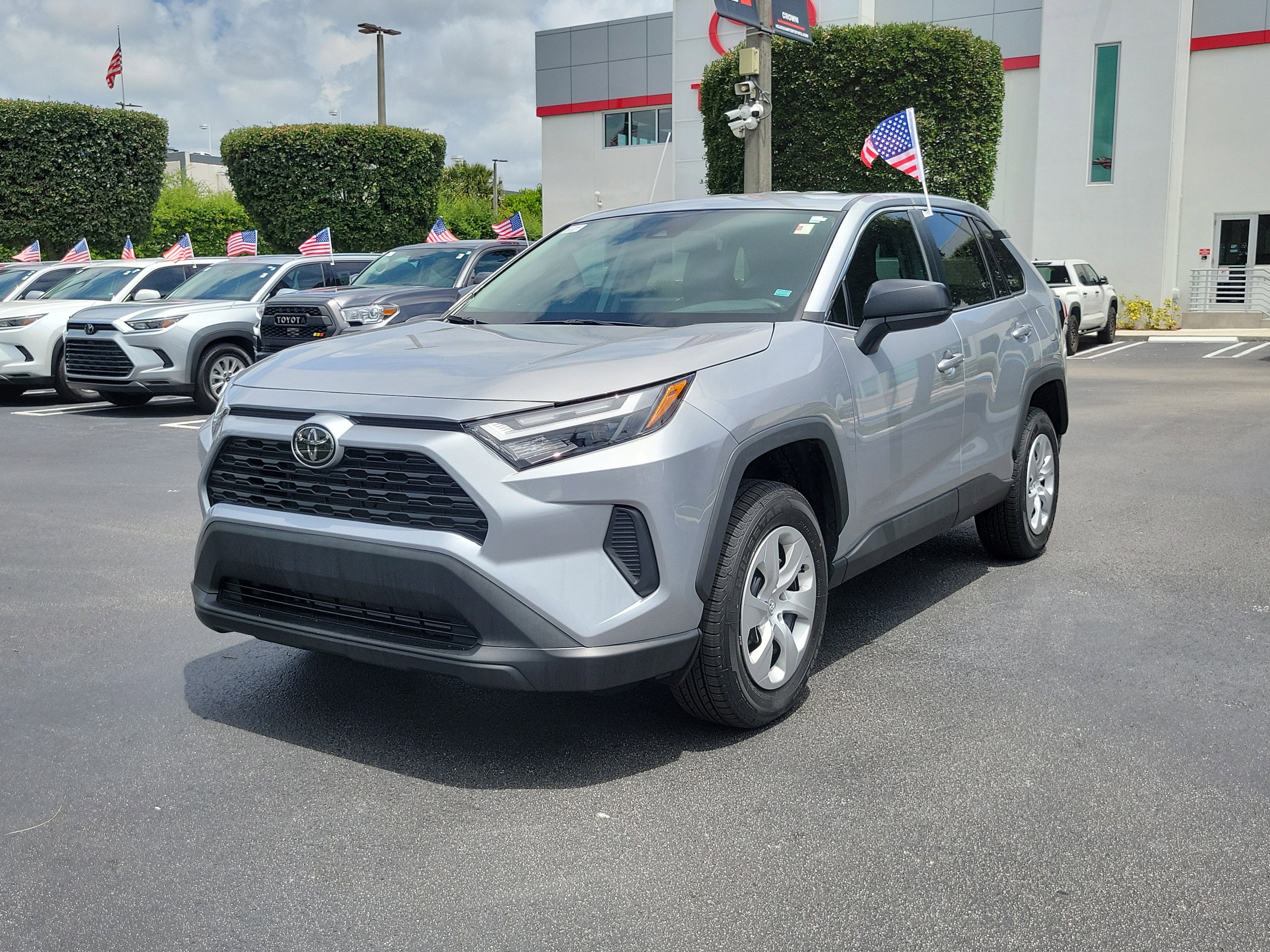 2024 Toyota RAV4 LE
