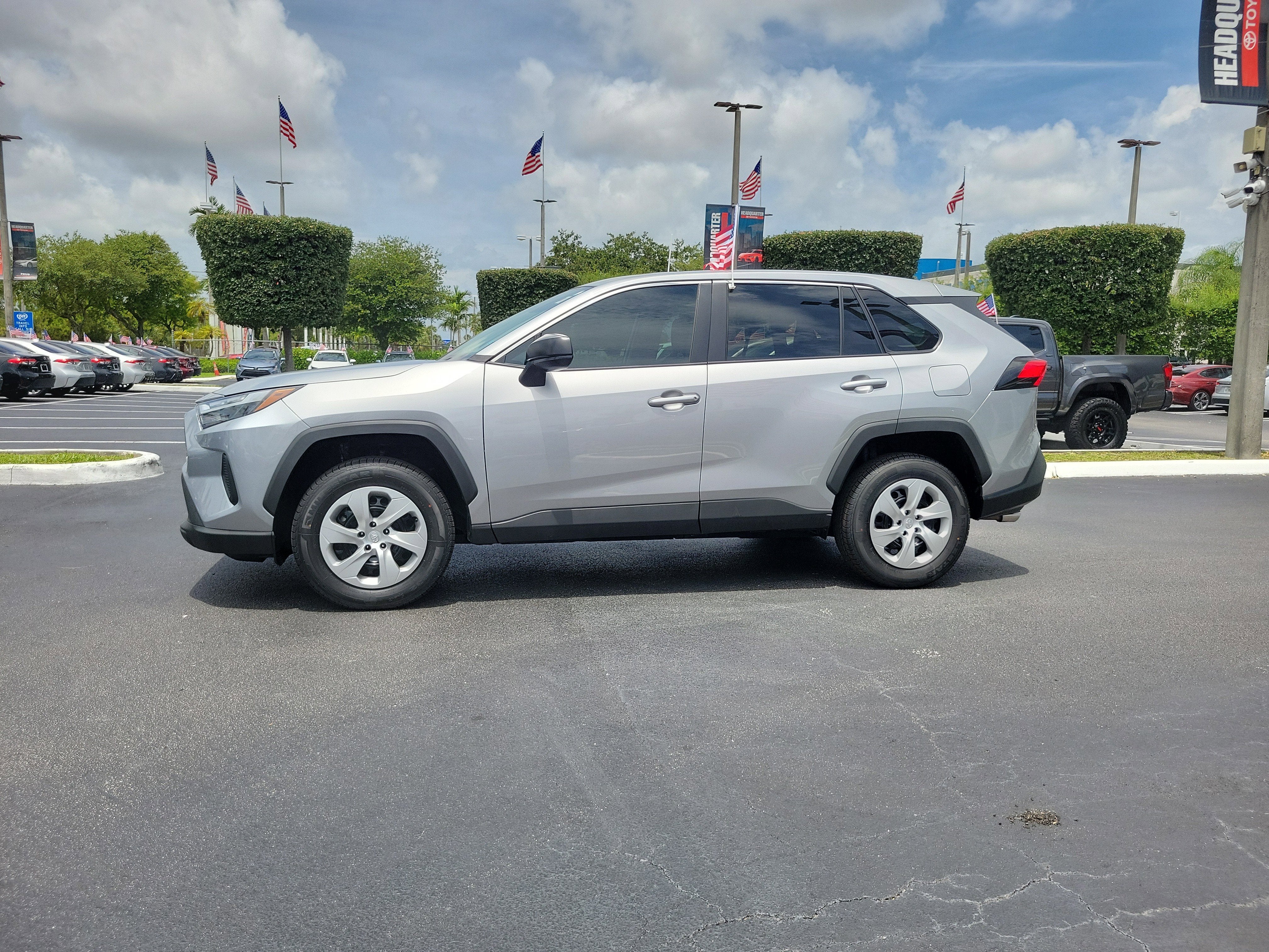 2024 Toyota RAV4 LE