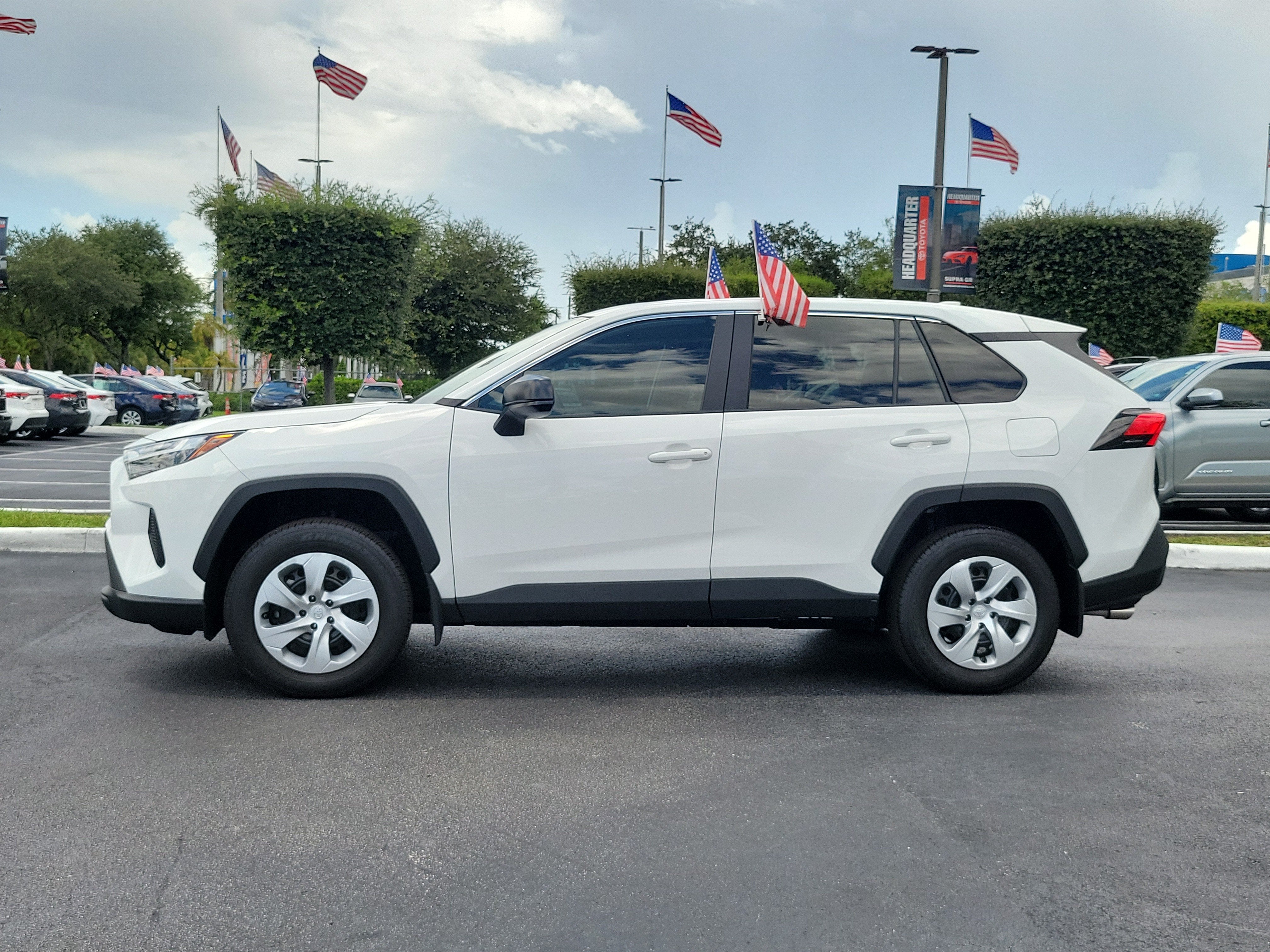 2025 Toyota RAV4 LE