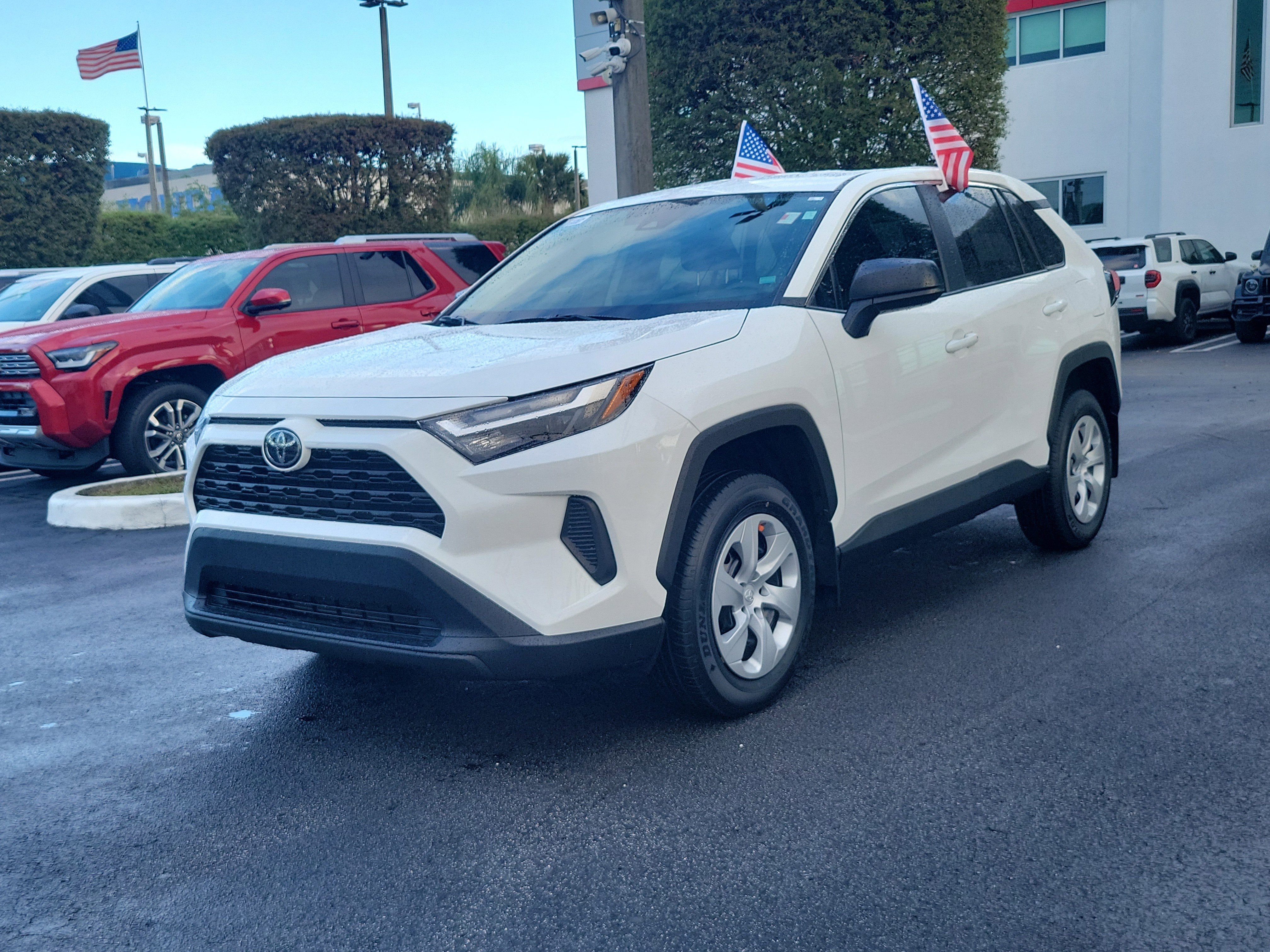 2024 Toyota RAV4 LE