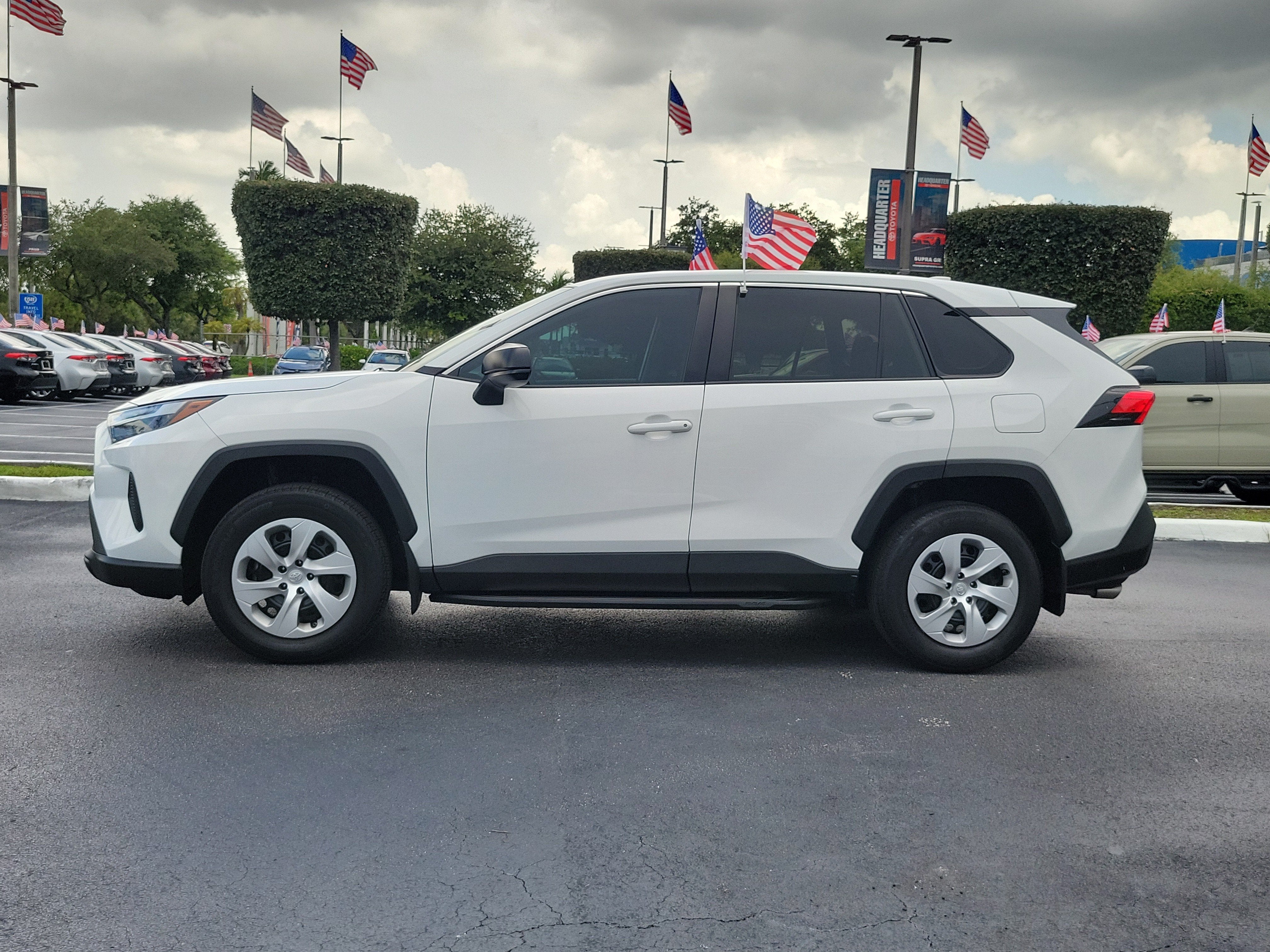 2024 Toyota RAV4 LE