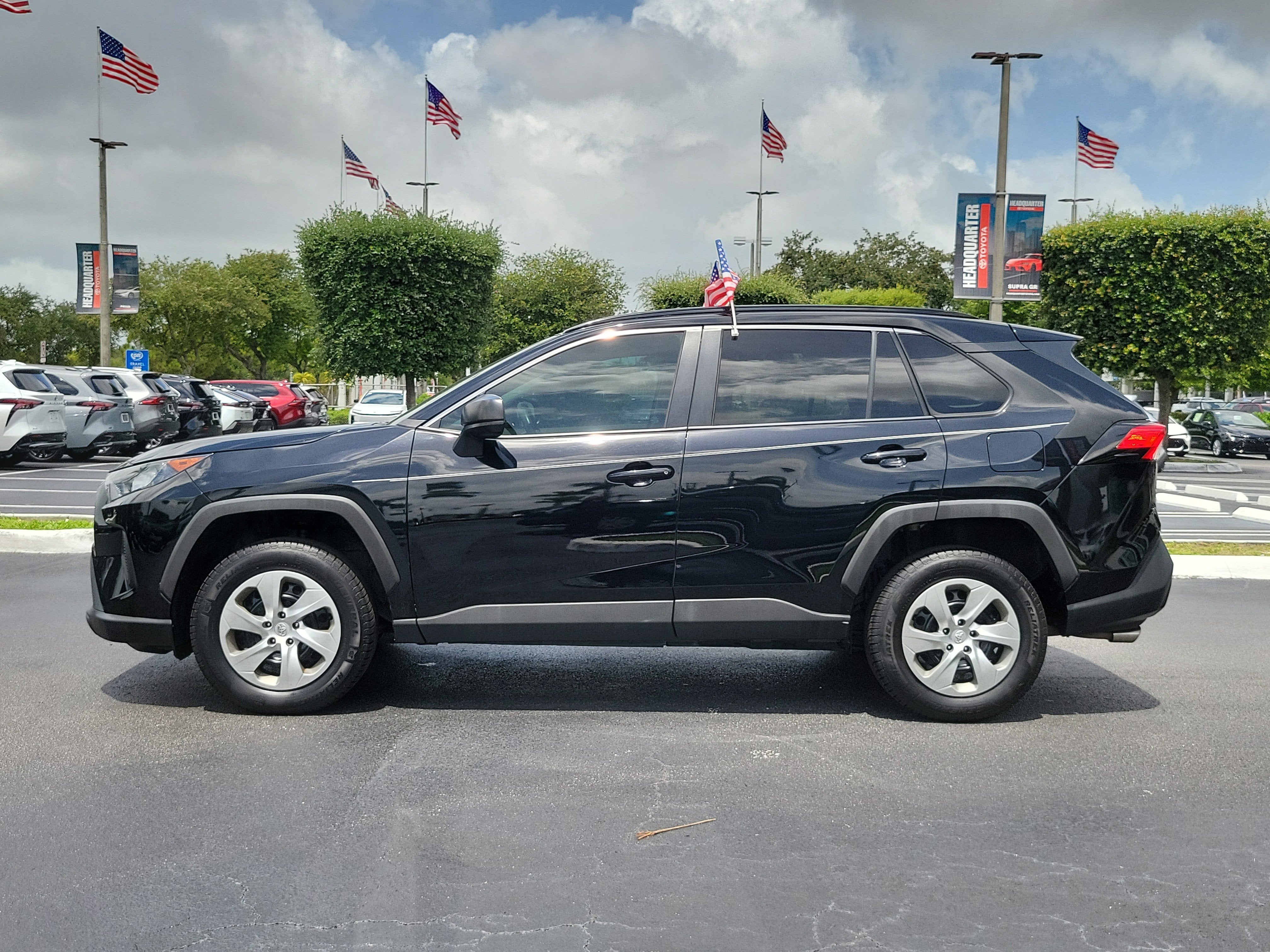 2021 Toyota RAV4 LE