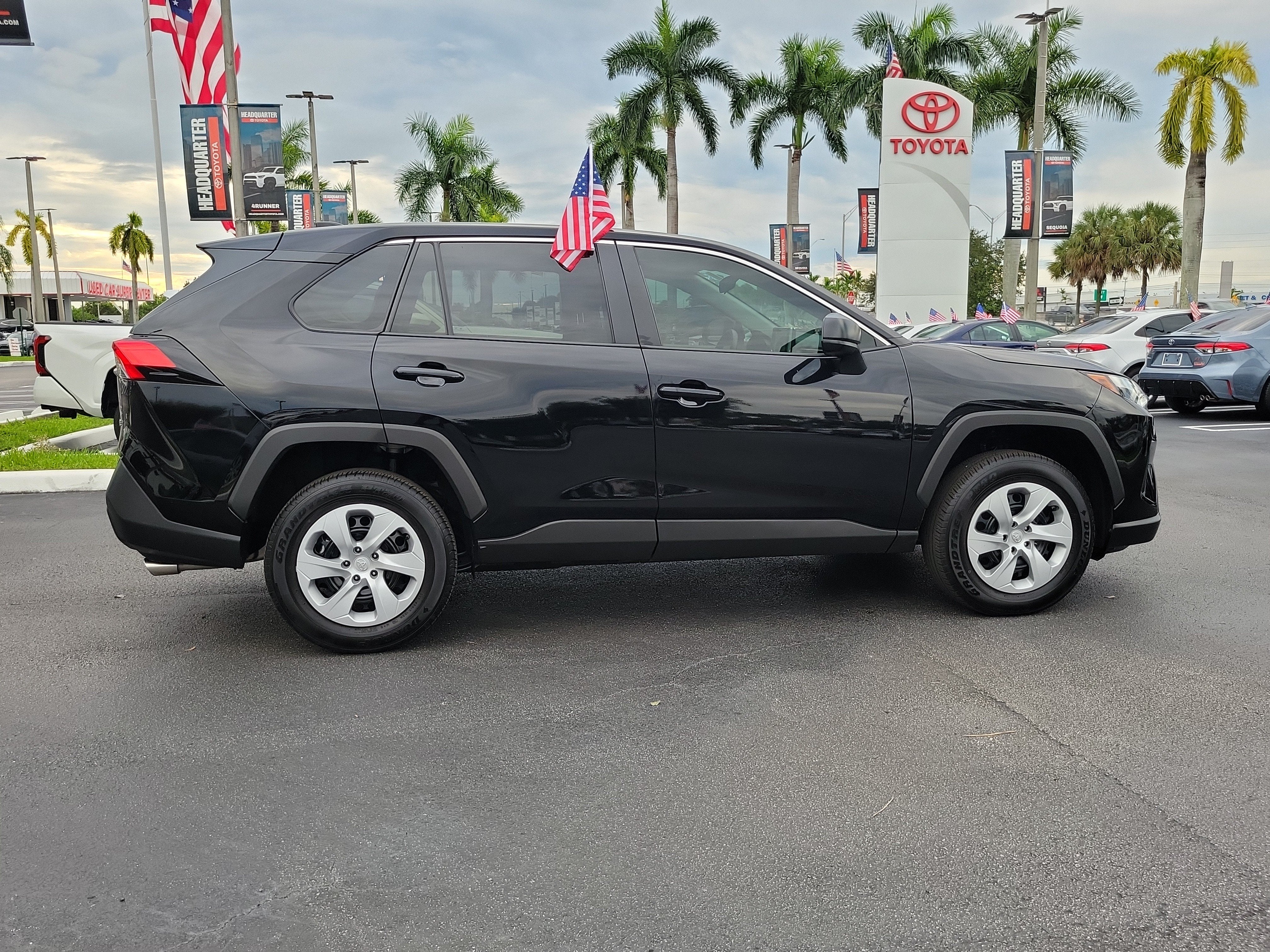 2025 Toyota RAV4 LE