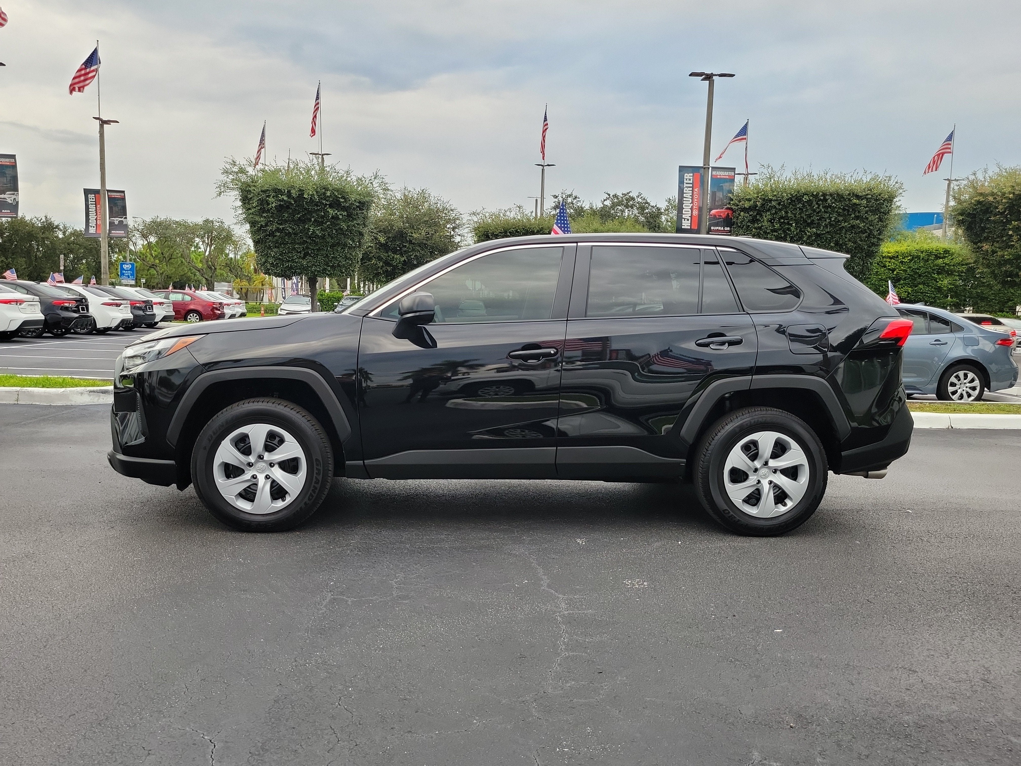 2025 Toyota RAV4 LE