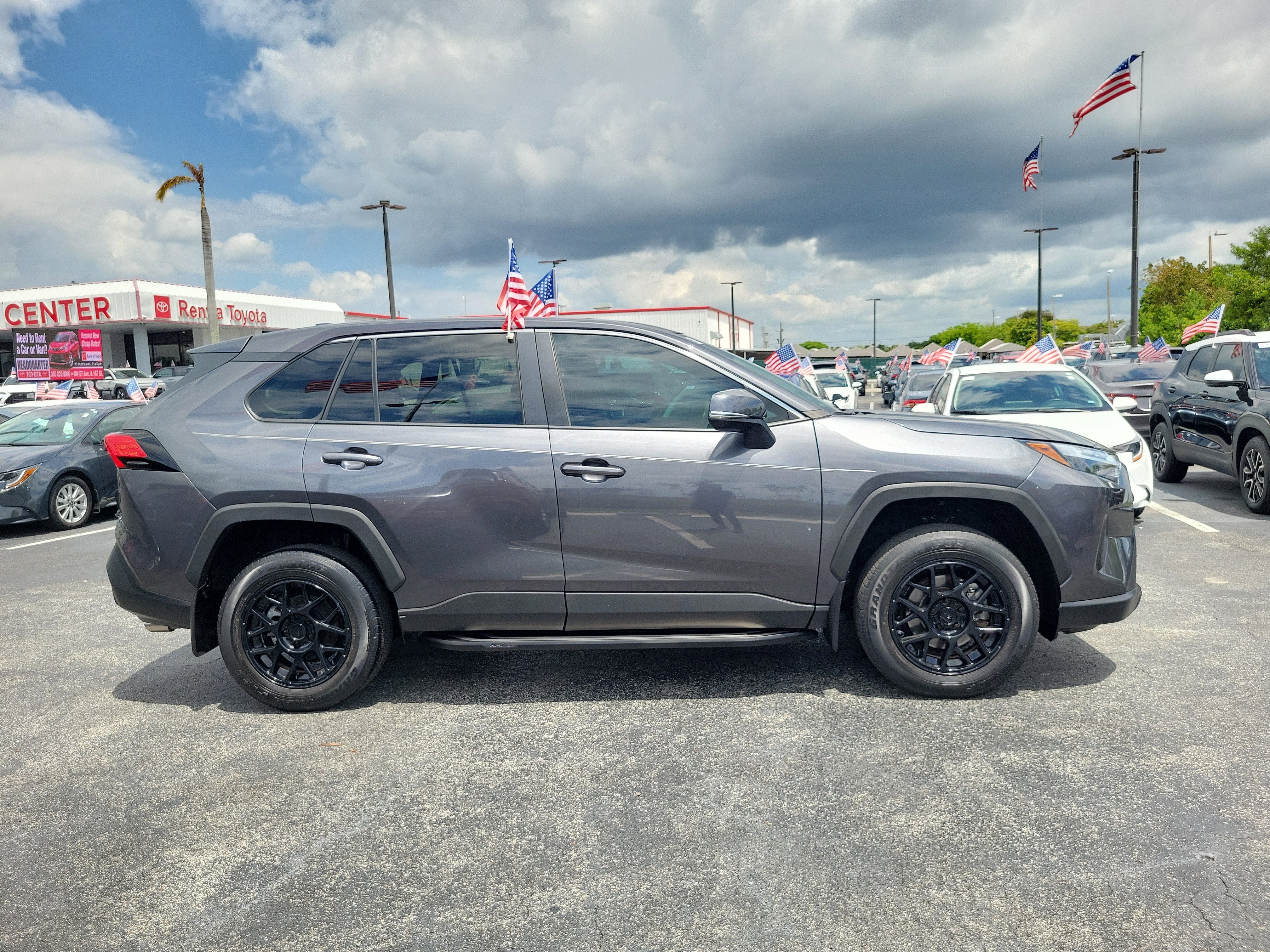 2023 Toyota RAV4 LE