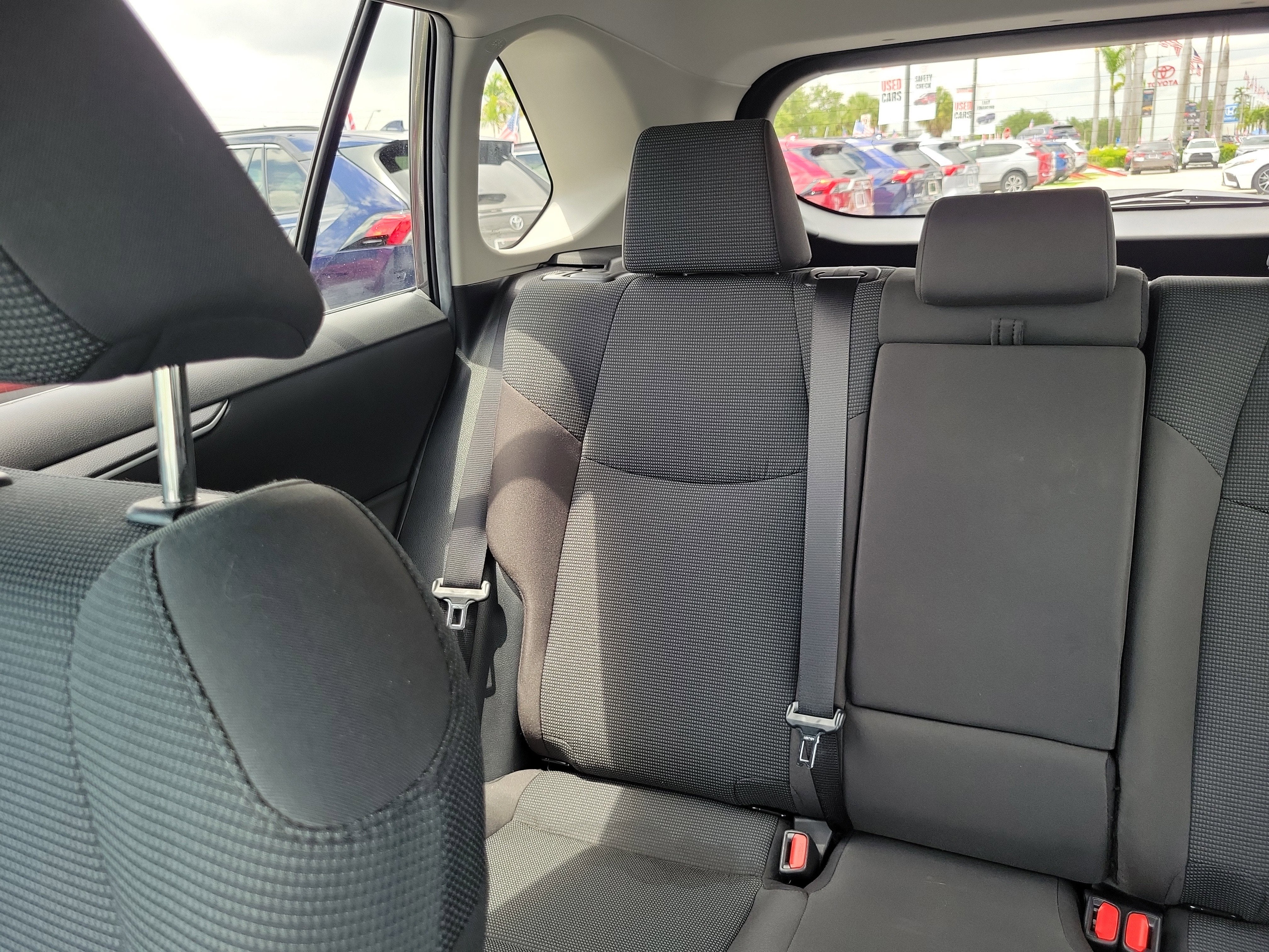 2023 Toyota RAV4 LE