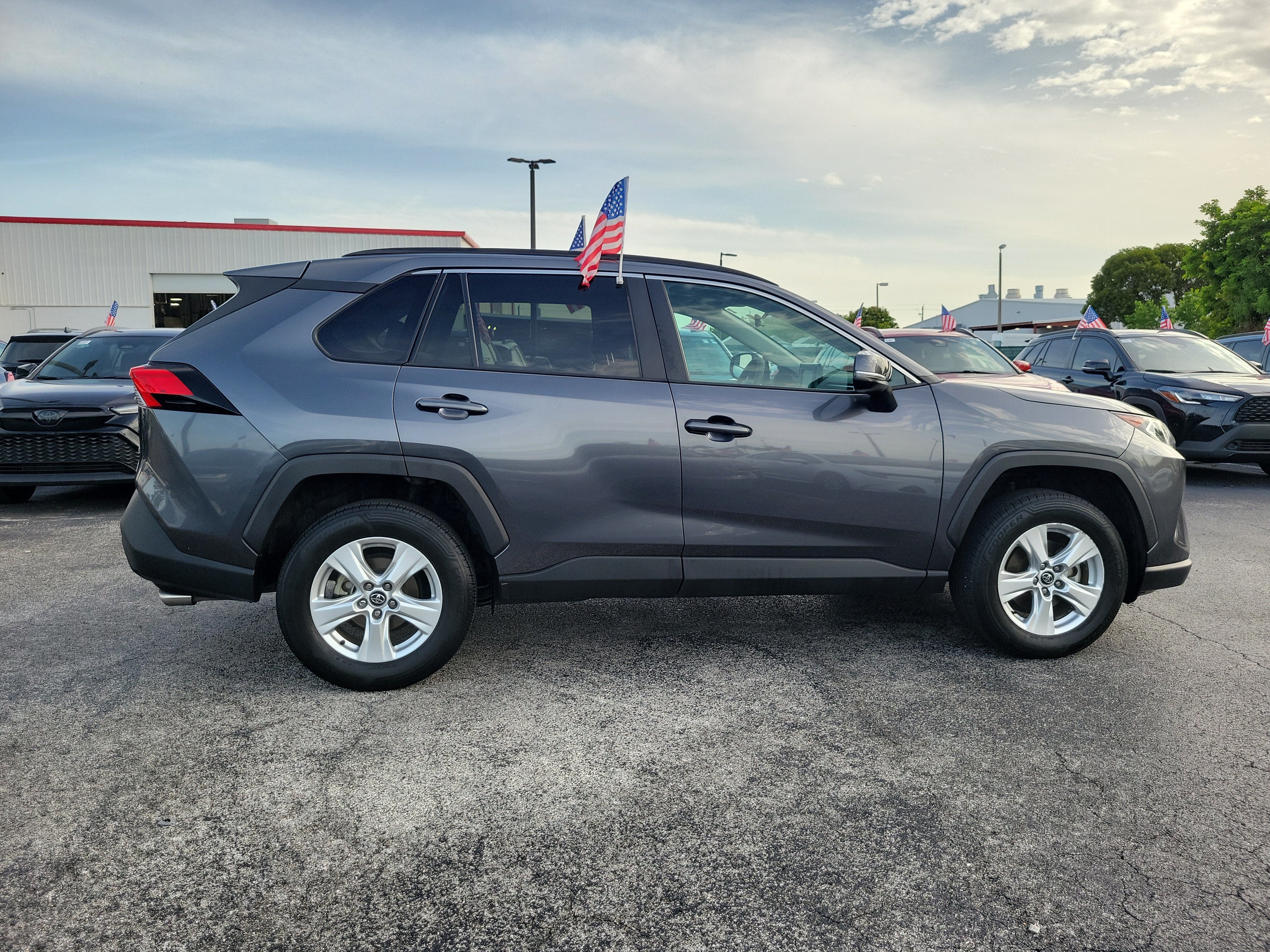 2020 Toyota RAV4 XLE