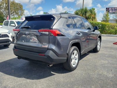 2020 Toyota RAV4 XLE