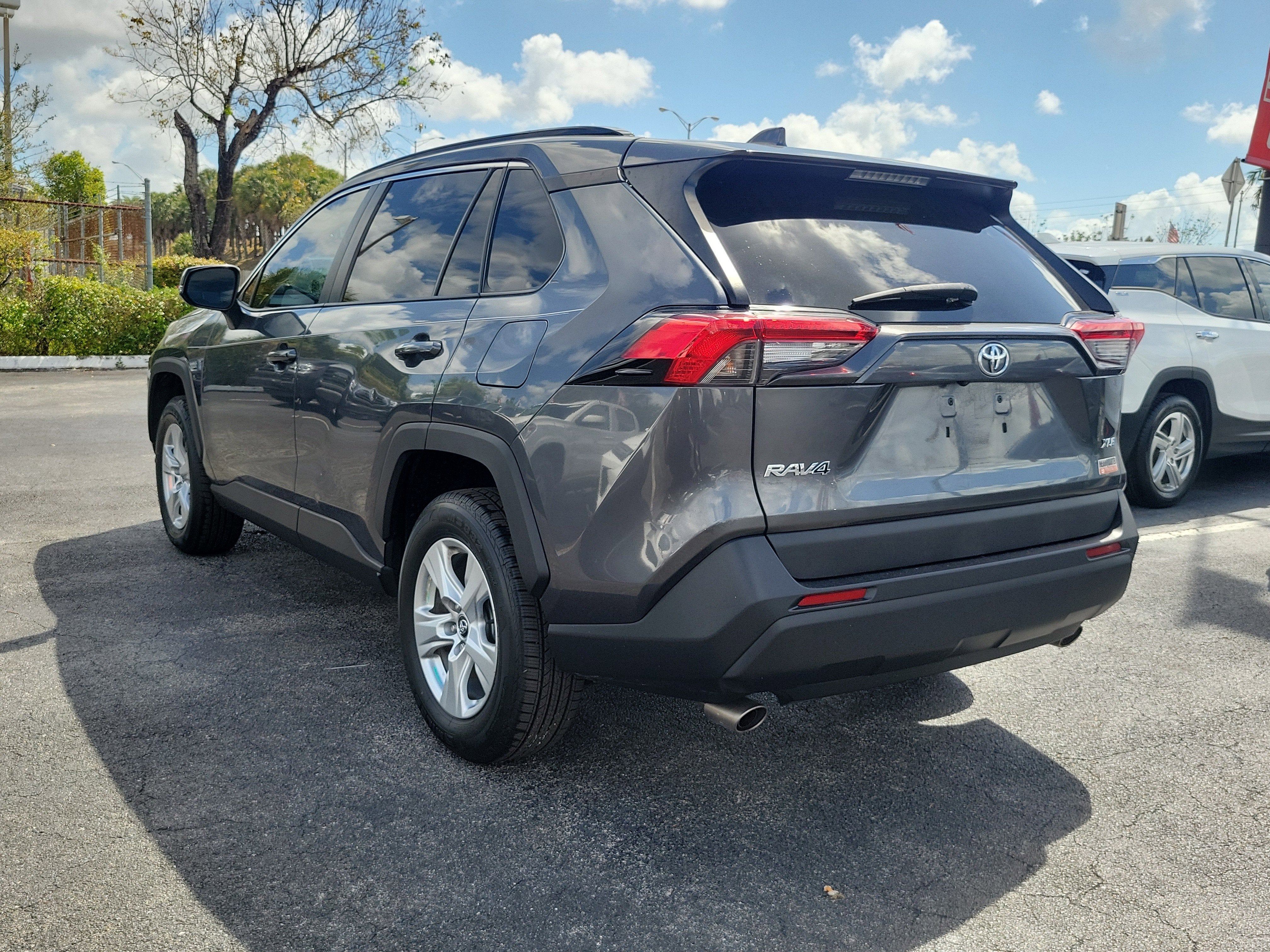 2020 Toyota RAV4 XLE
