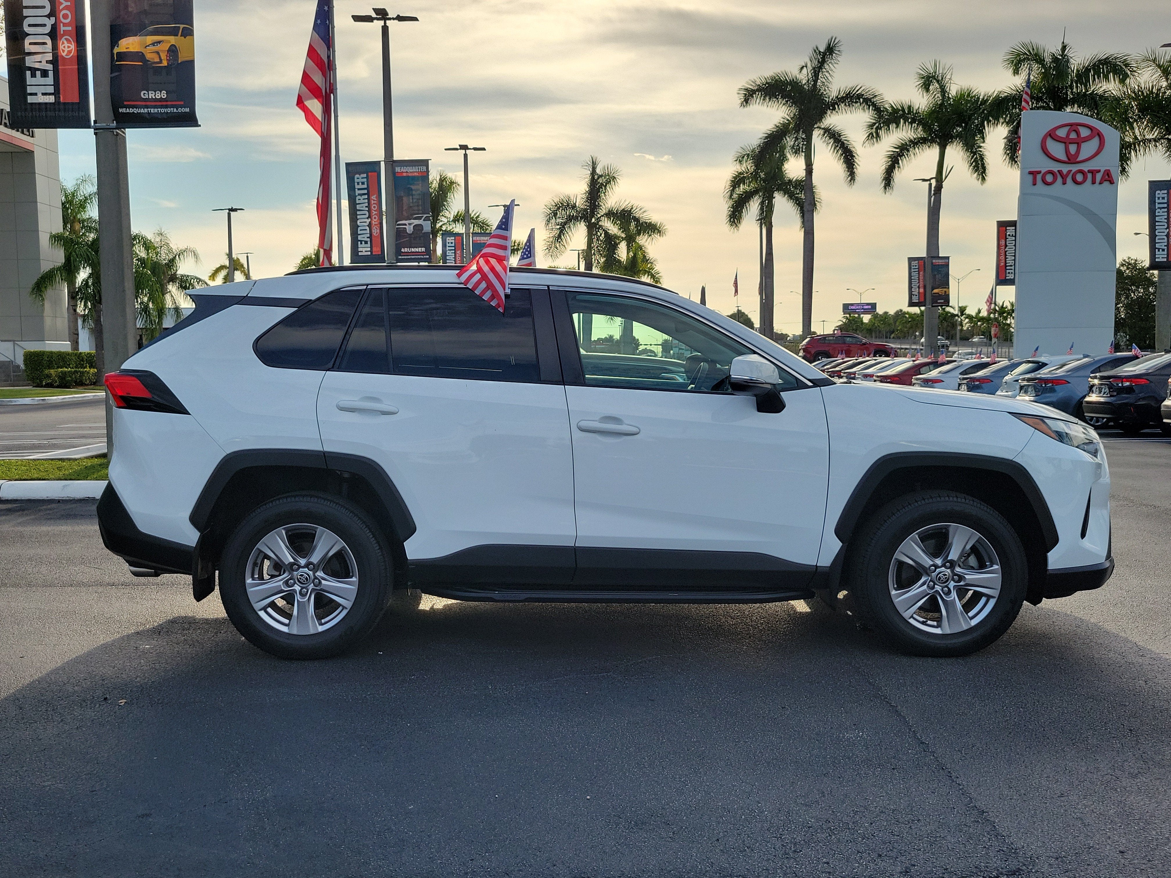 2022 Toyota RAV4 XLE