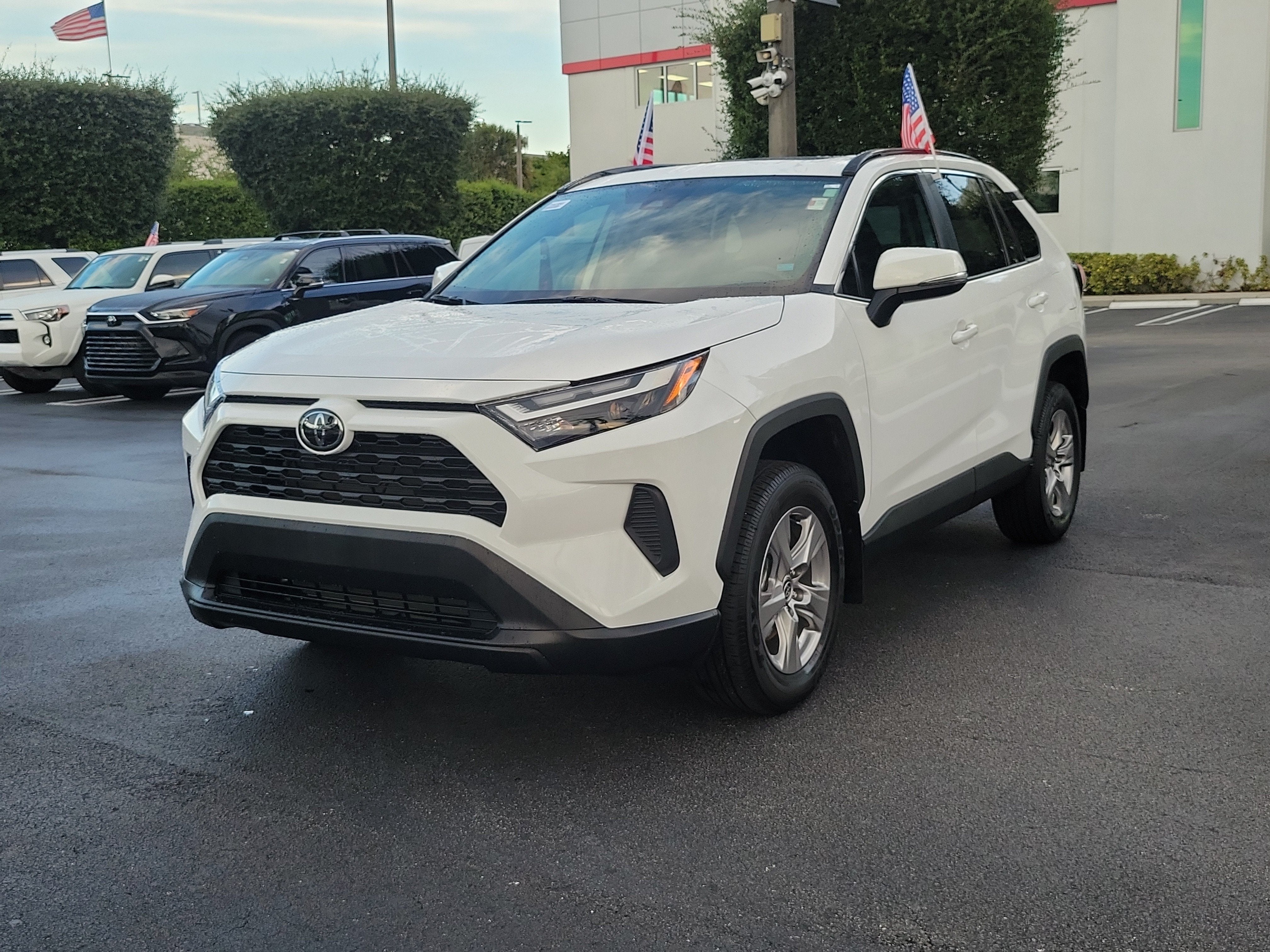 2025 Toyota RAV4 XLE