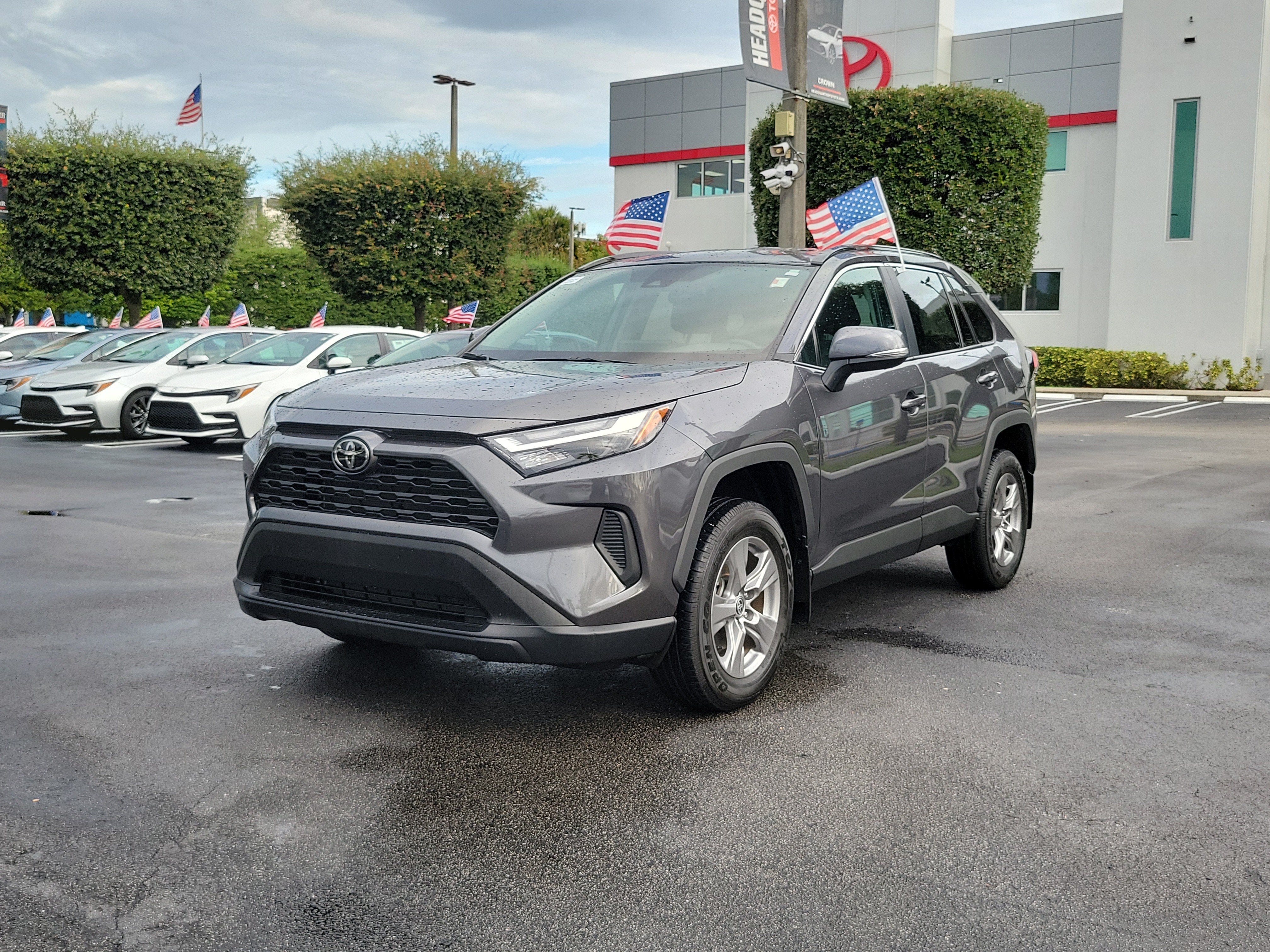 2025 Toyota RAV4 XLE