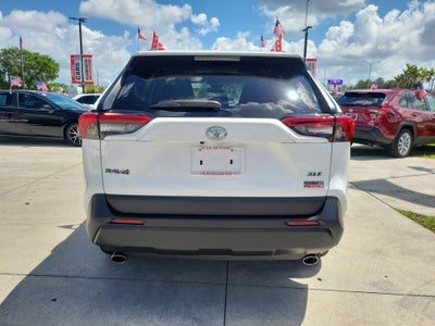 2020 Toyota RAV4 XLE