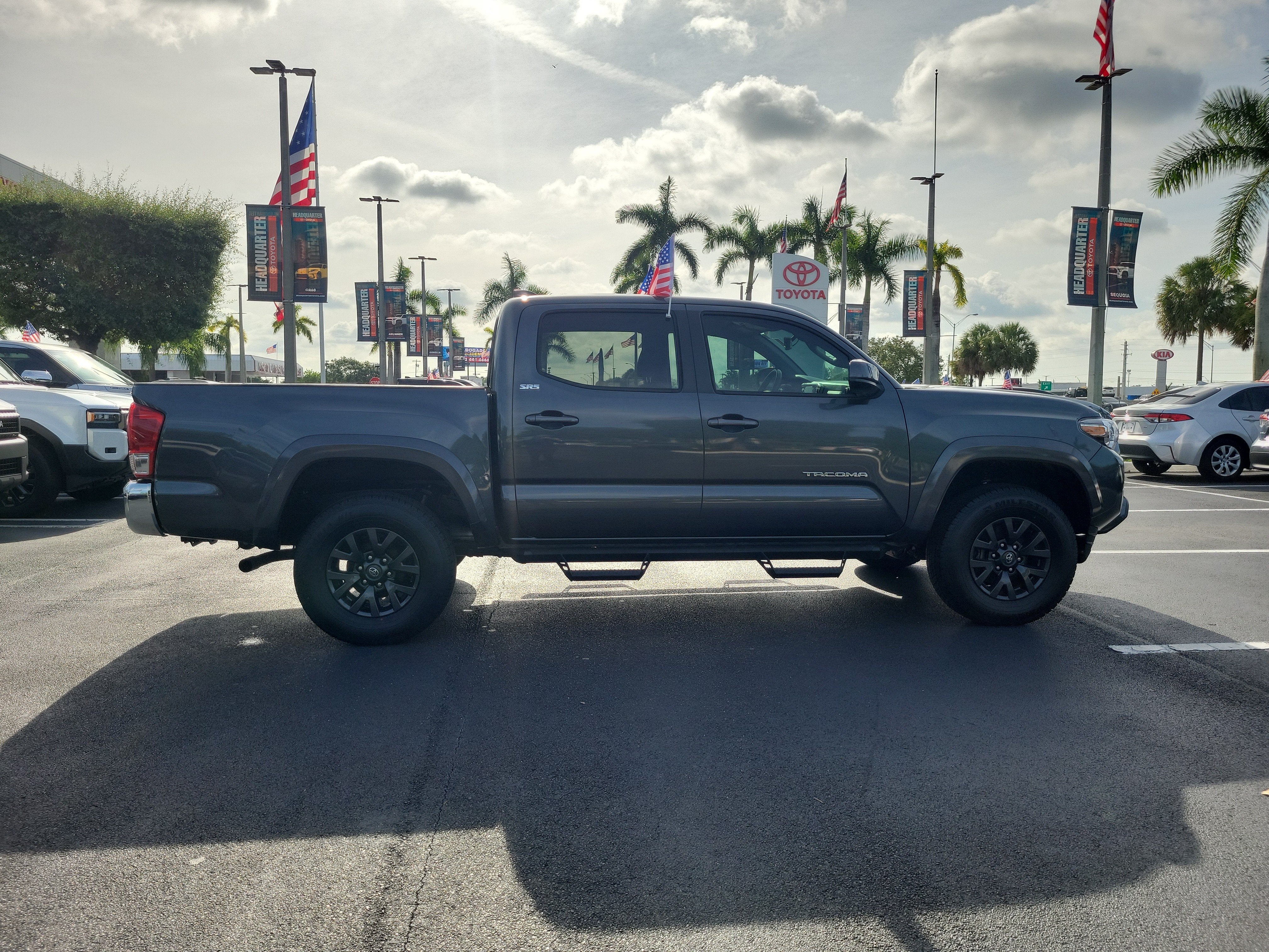 2022 Toyota Tacoma 2WD SR5