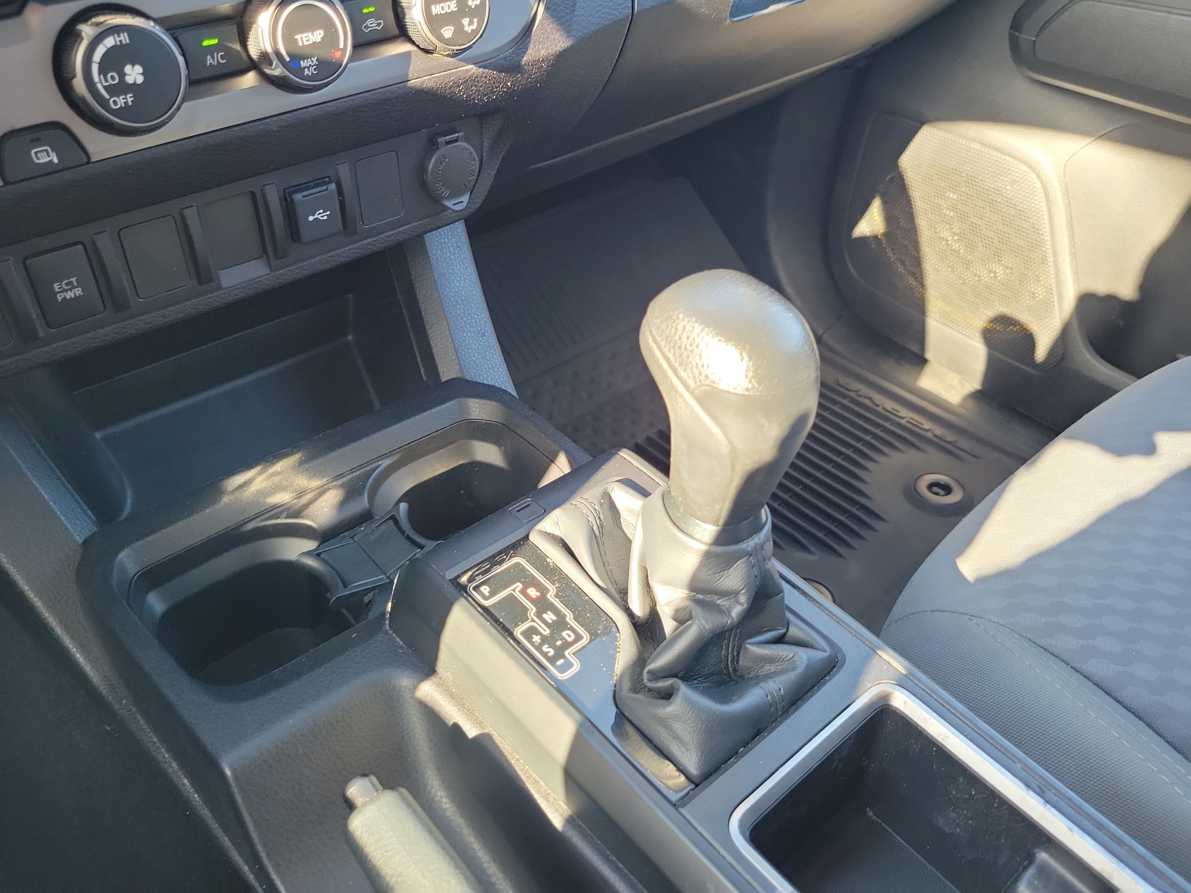 2022 Toyota Tacoma 2WD SR