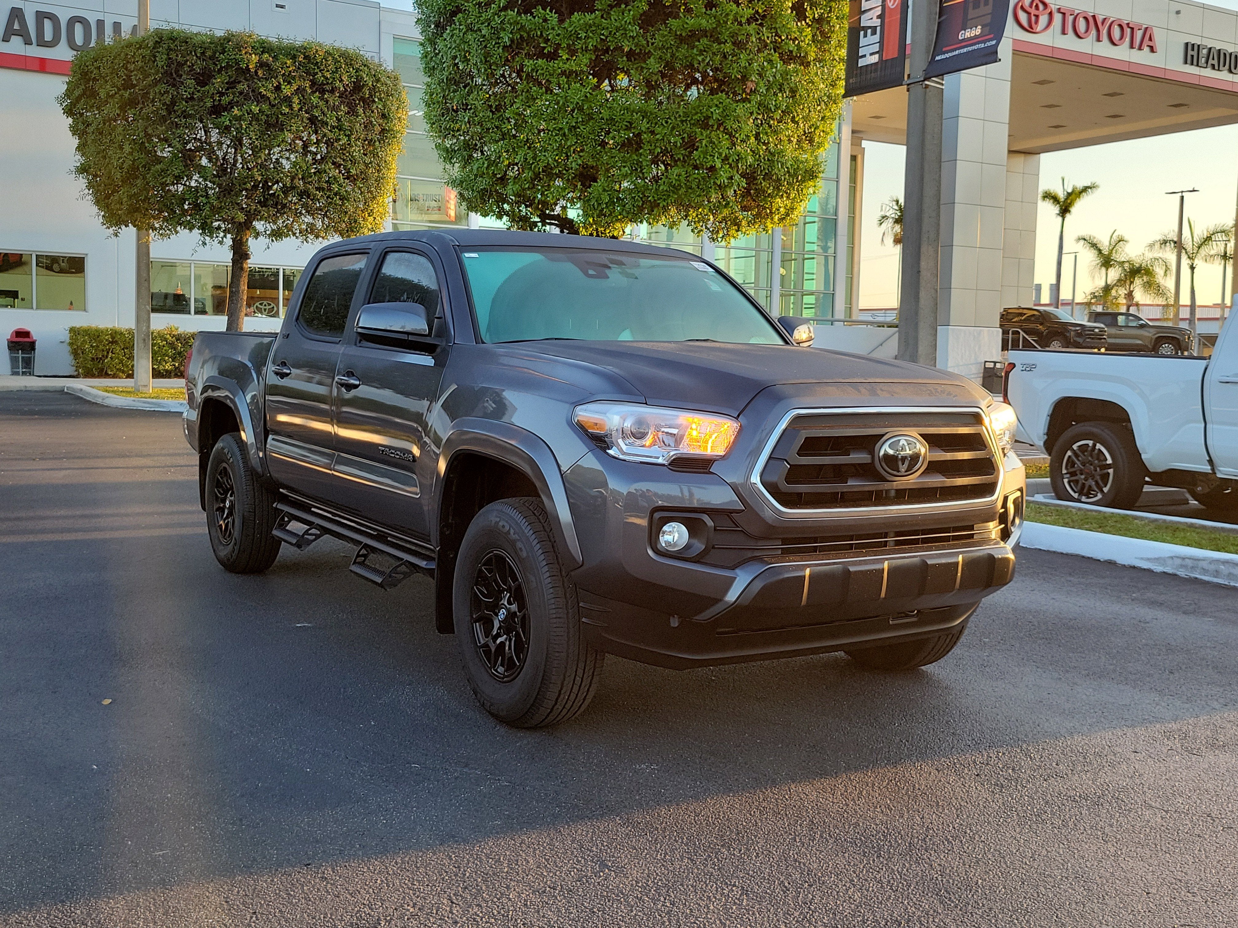 2022 Toyota Tacoma 2WD SR5
