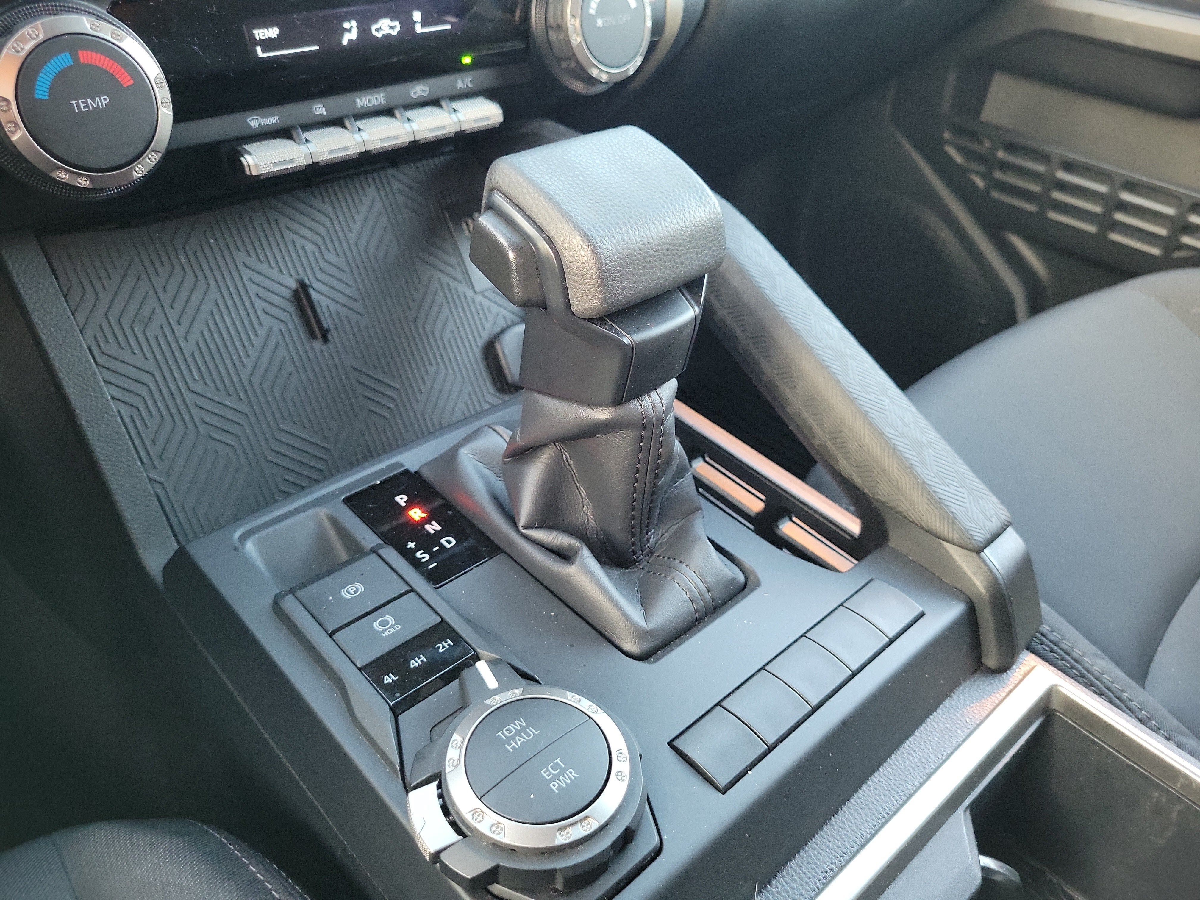 2025 Toyota Tacoma 4WD SR5