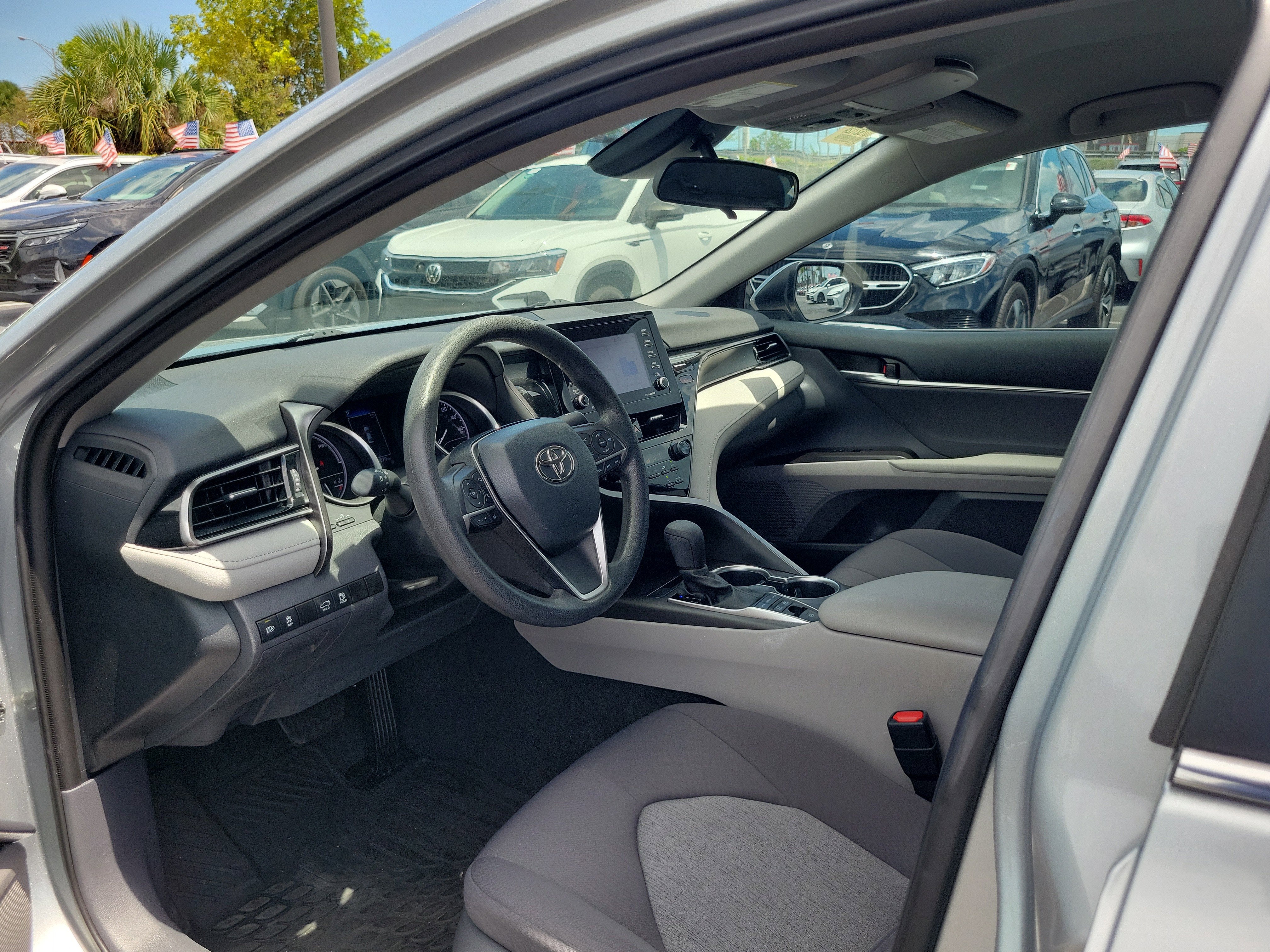 2021 Toyota Camry Hybrid LE