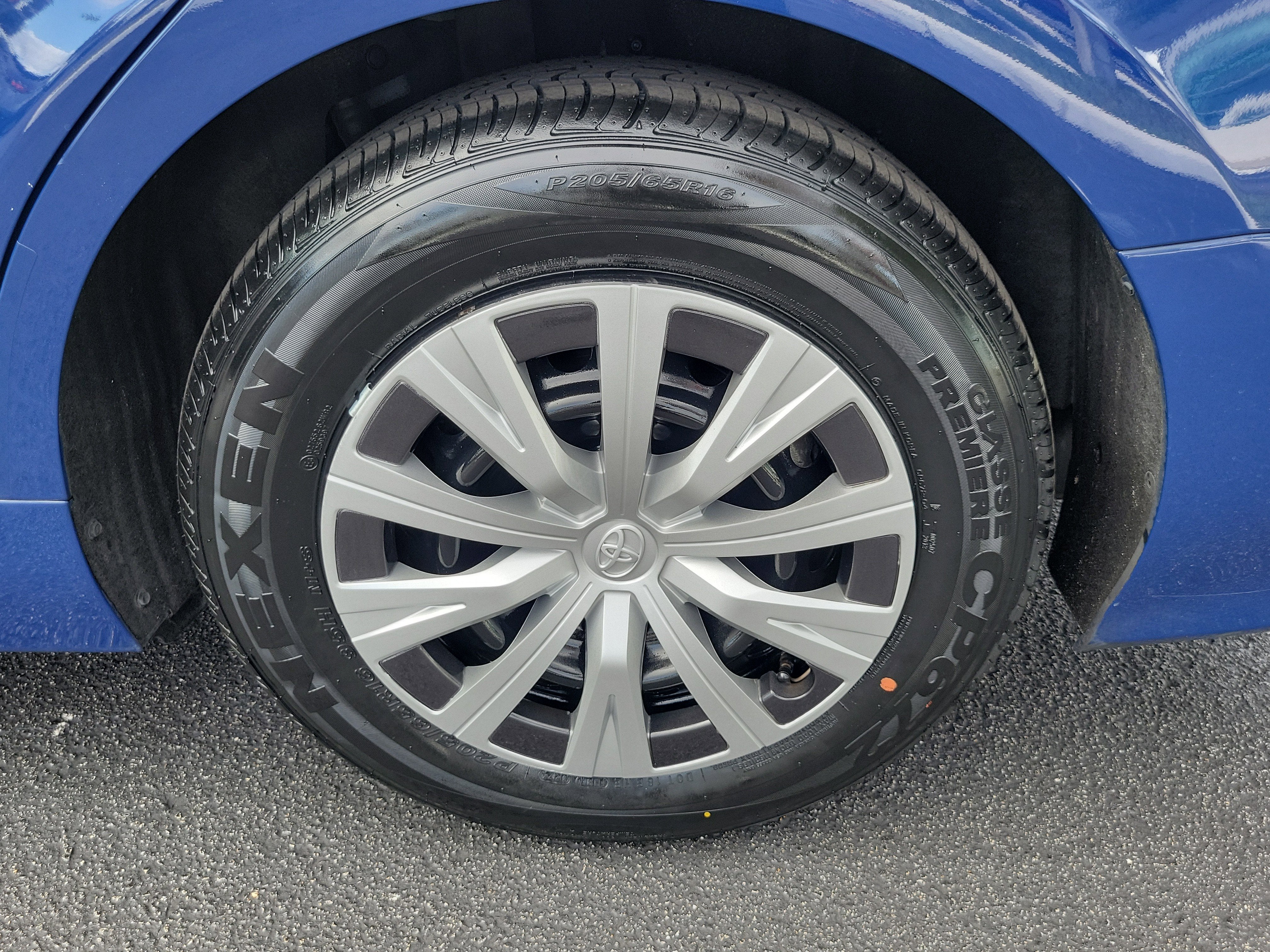 2023 Toyota Camry Hybrid LE