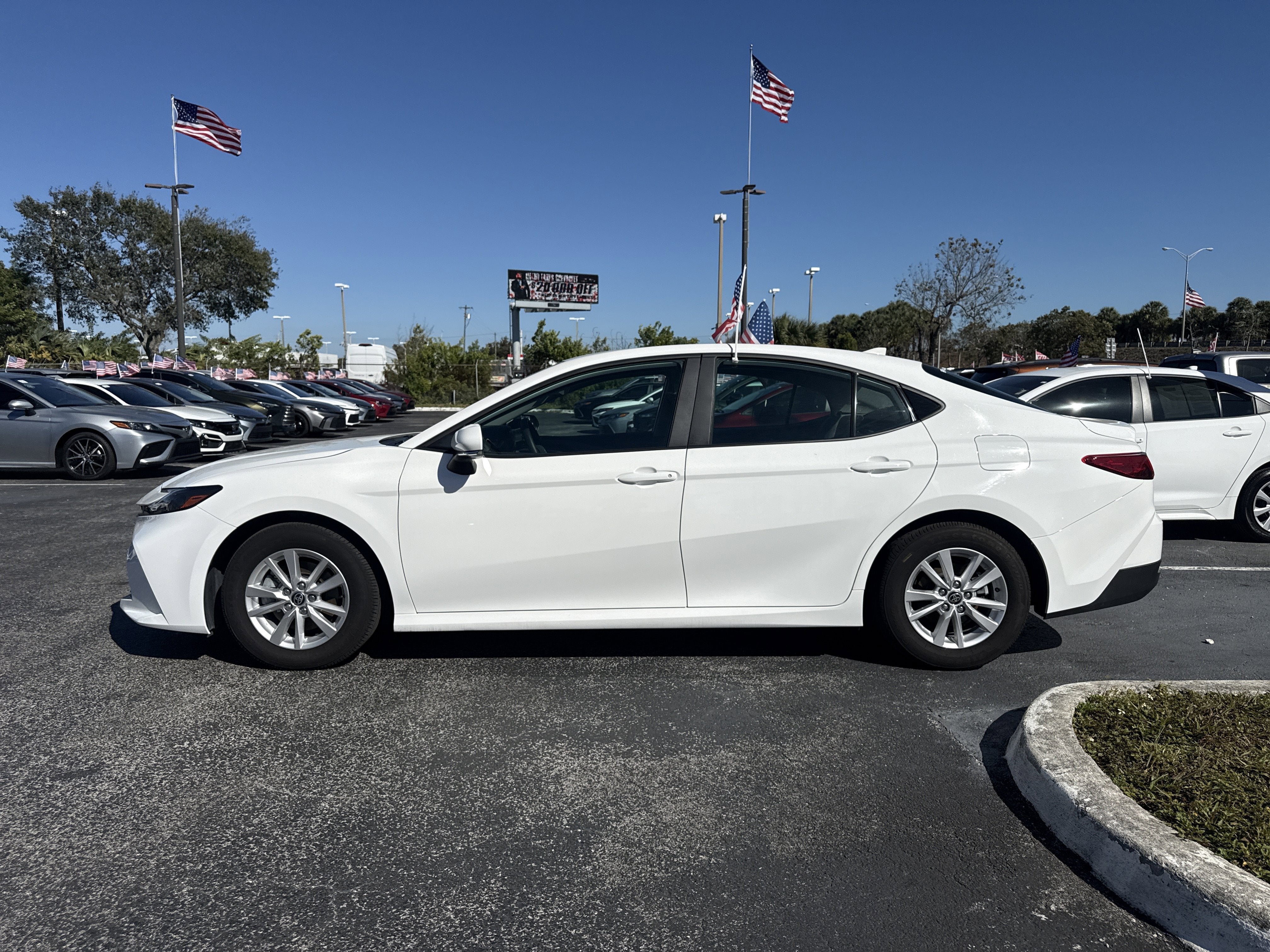 2025 Toyota Camry LE