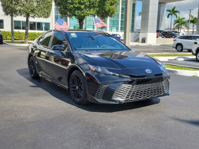 2025 Toyota Camry SE