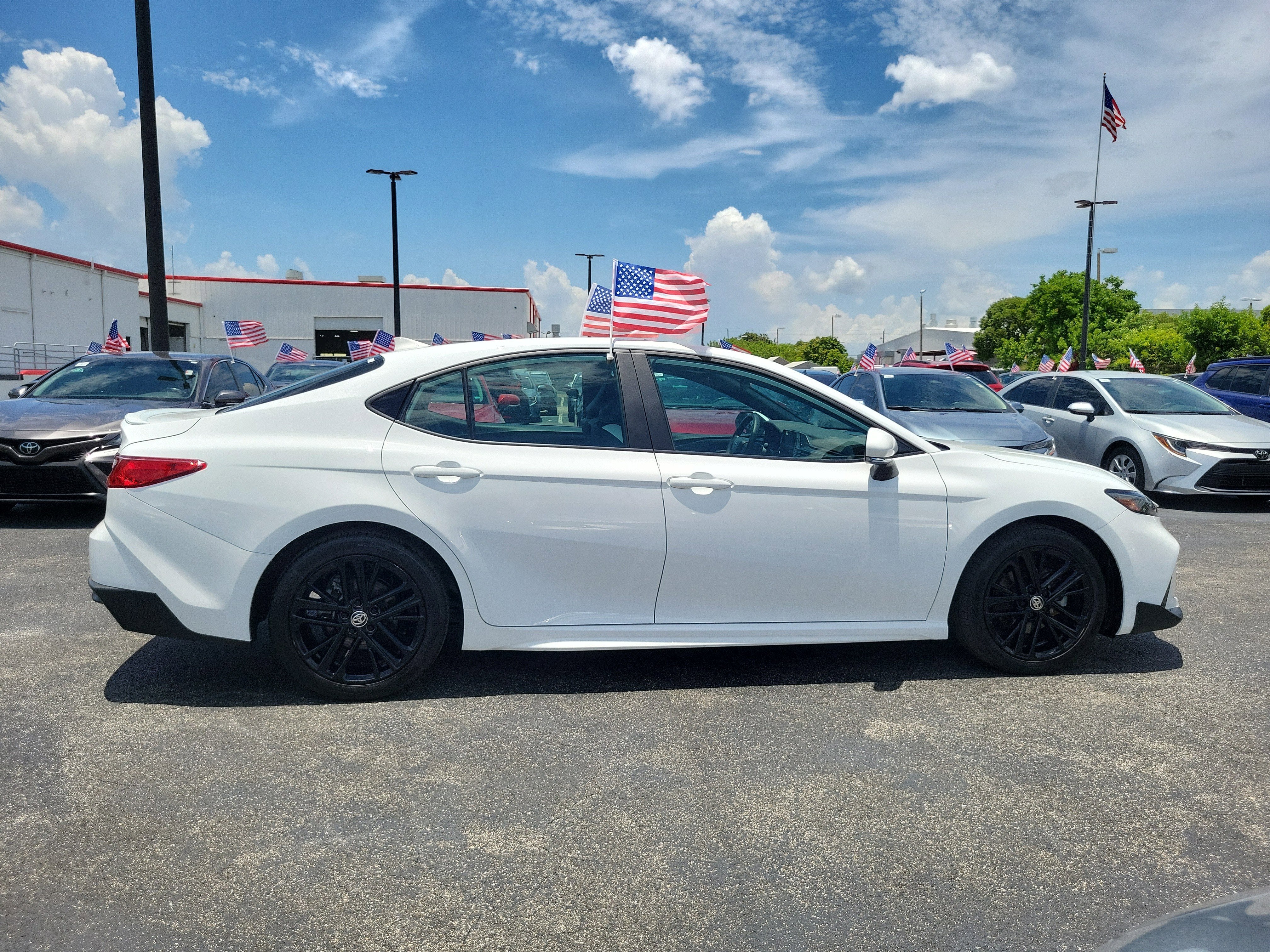 2025 Toyota Camry SE