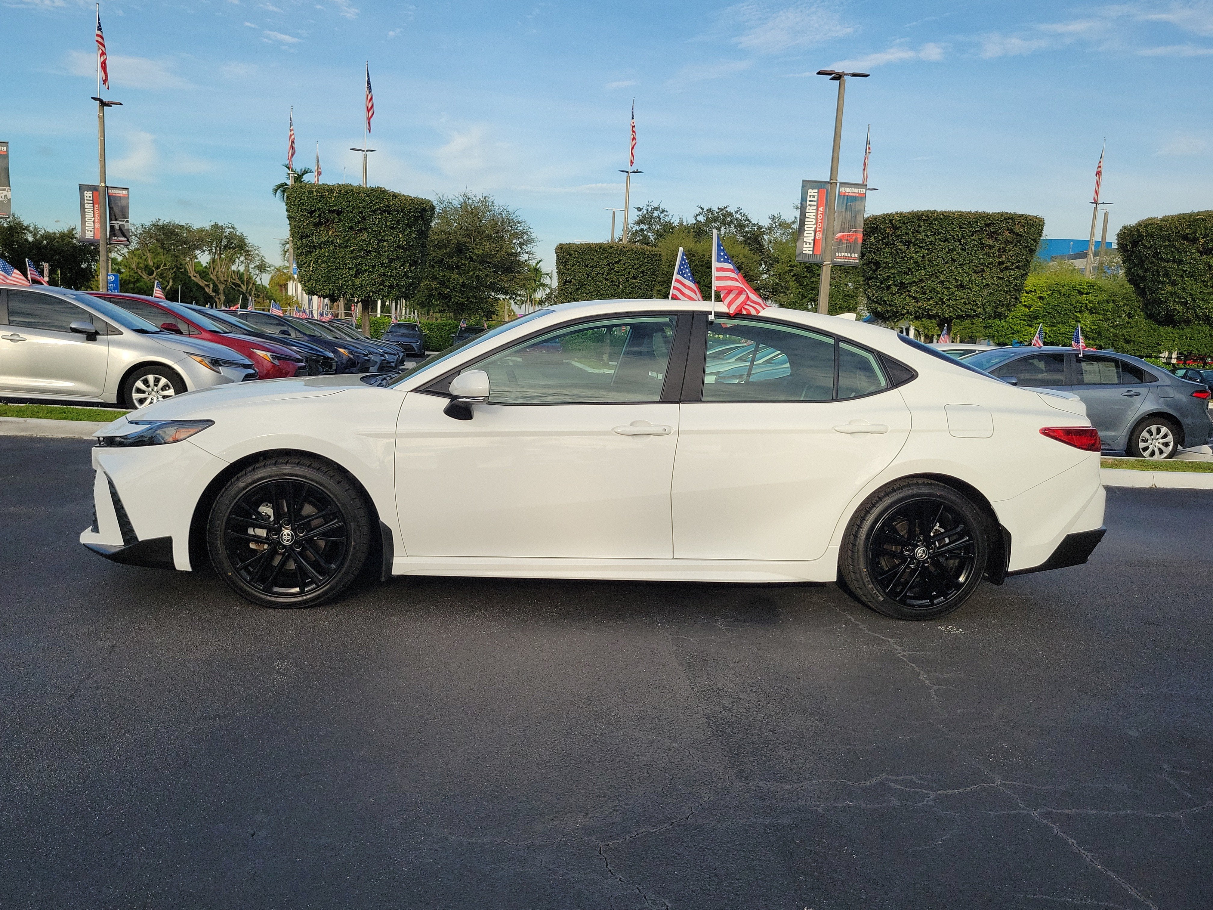 2025 Toyota Camry SE