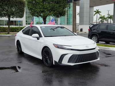 2025 Toyota Camry SE