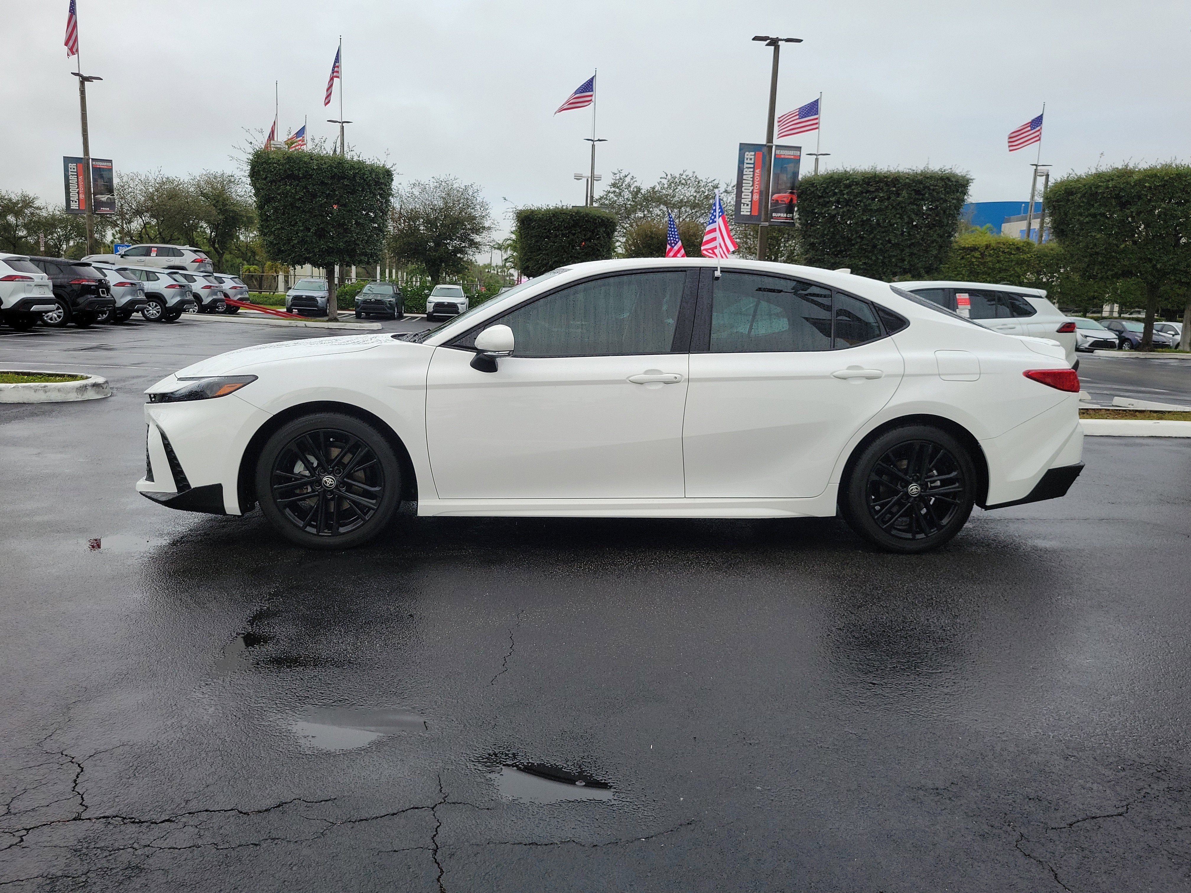 2025 Toyota Camry SE