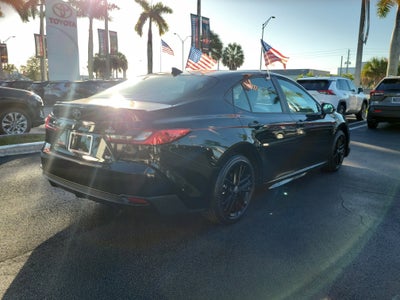 2025 Toyota Camry SE