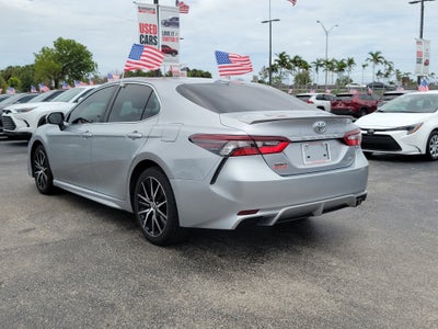 2022 Toyota Camry SE