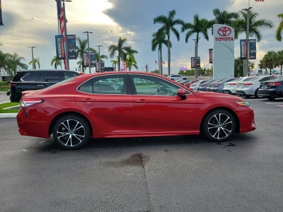 2020 Toyota Camry SE