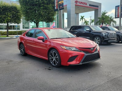 2020 Toyota Camry SE