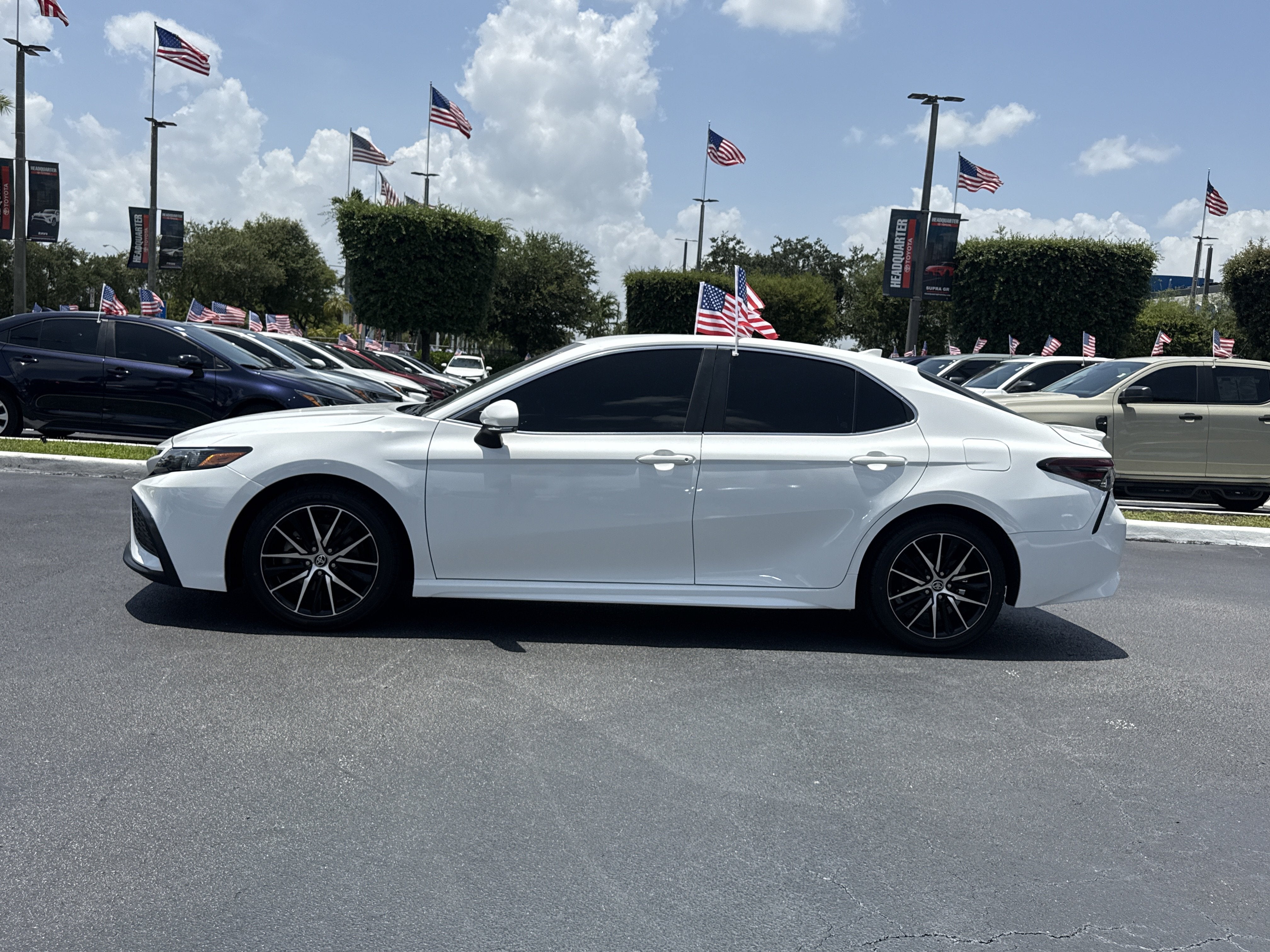 2022 Toyota Camry SE